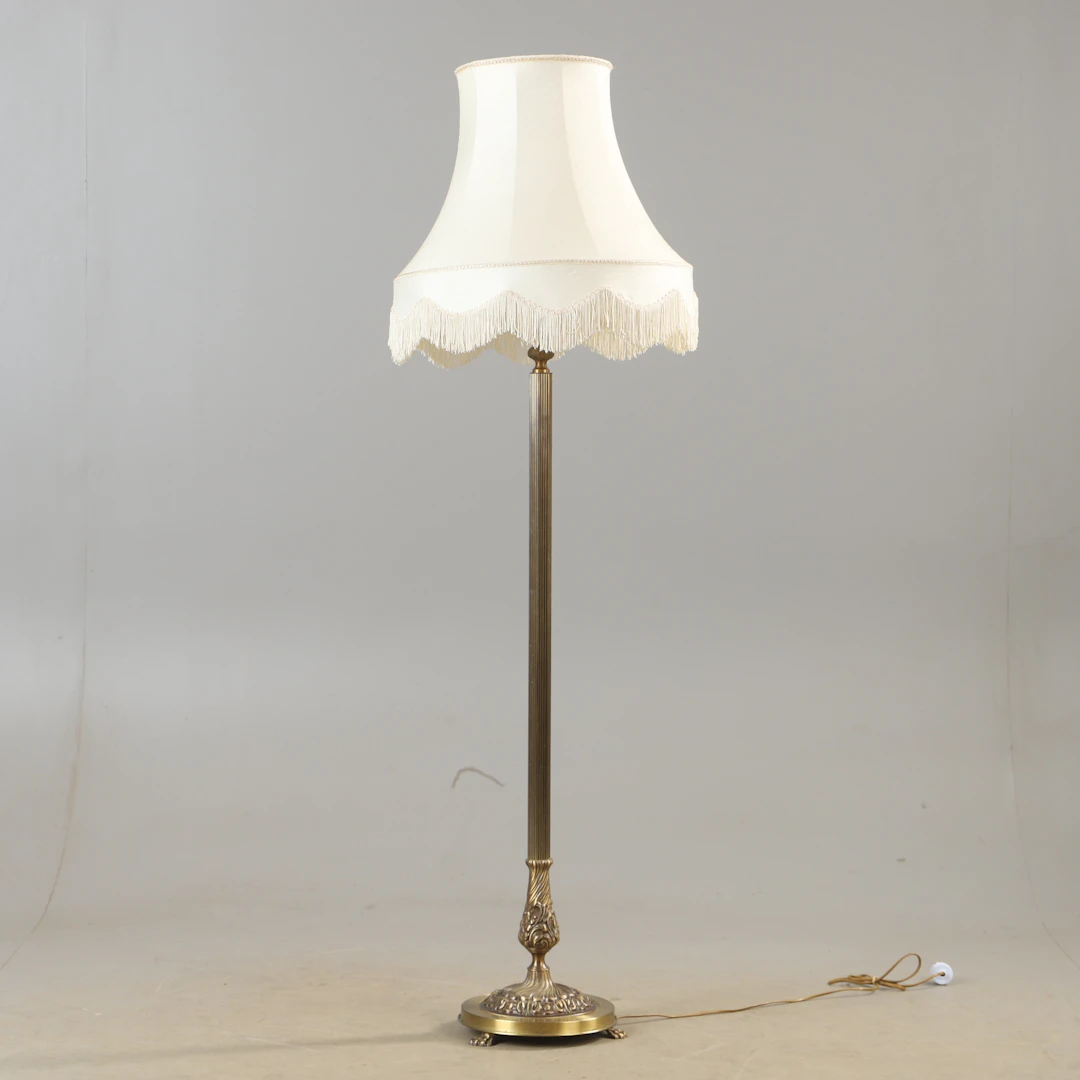 GOLVLAMPA, mässing, 1900-talets andra hälft.
