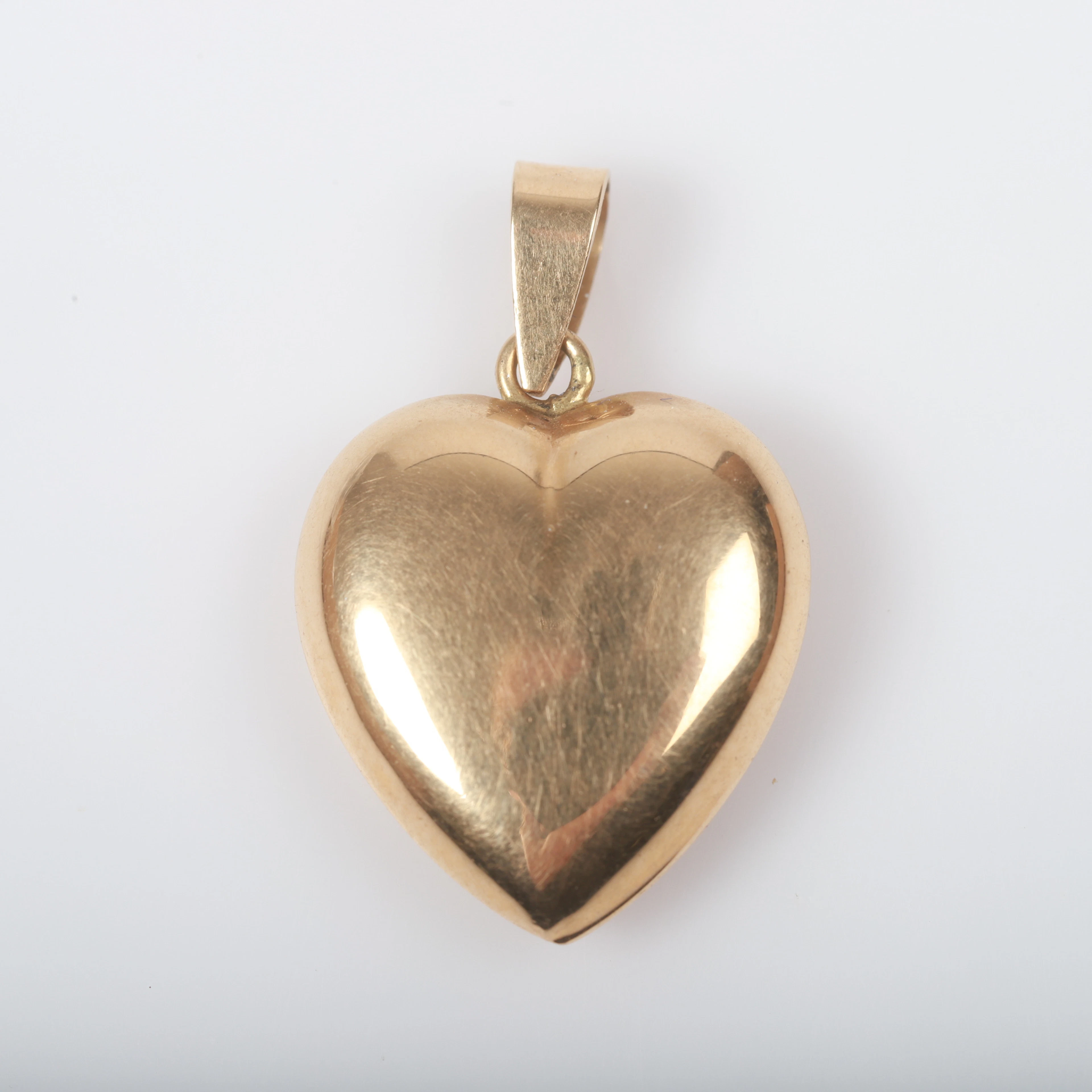 HÄNGE, 18 K guld i form av hjärta.