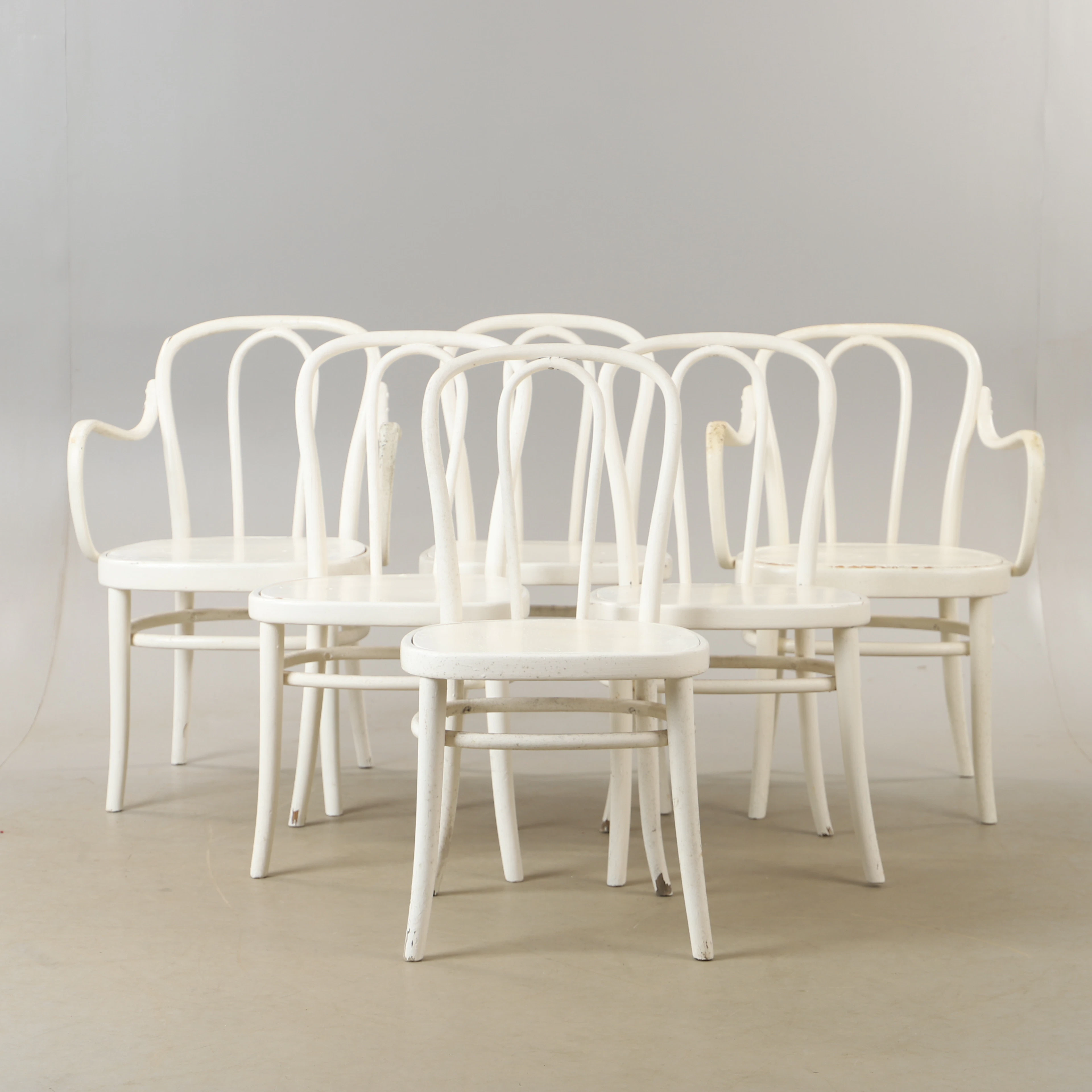 STOLAR, 6 stycken, målade, Thonet-modell, 1900-tal.