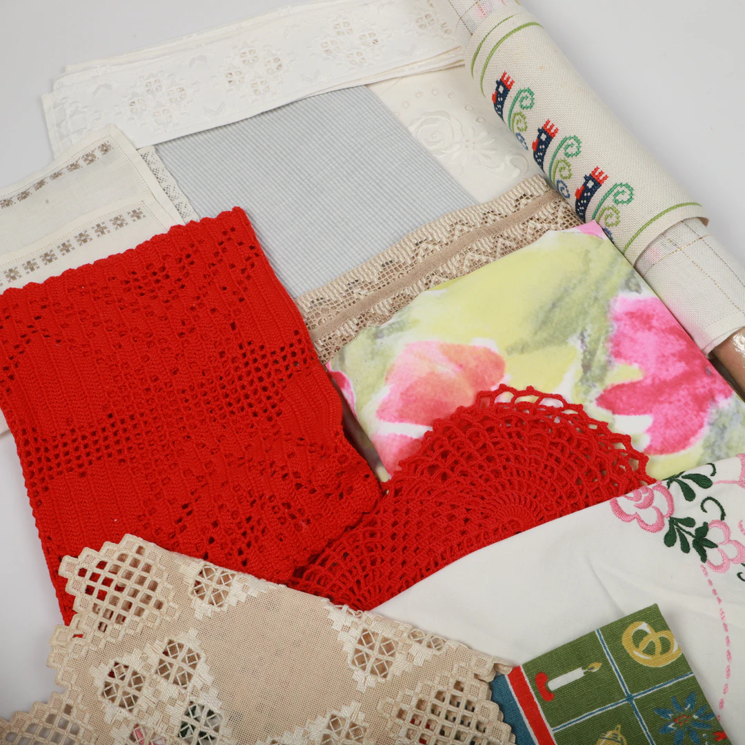 DUKAR, 39 stycken, ull/linne m. m., bl. a Lena Linderholm.