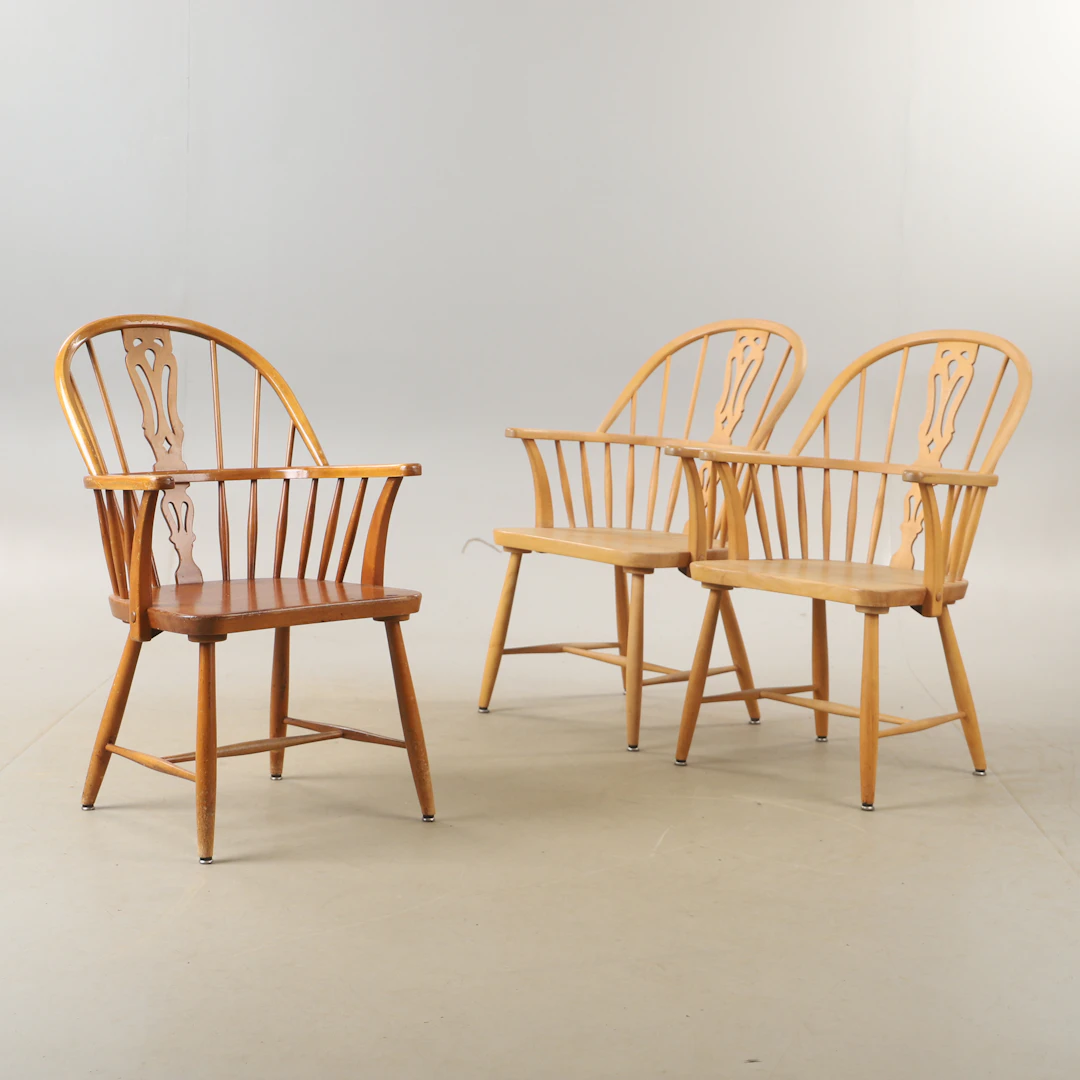 KARMSTOLAR, 3 stycken, bok, Windsormodell, 1900-tal.