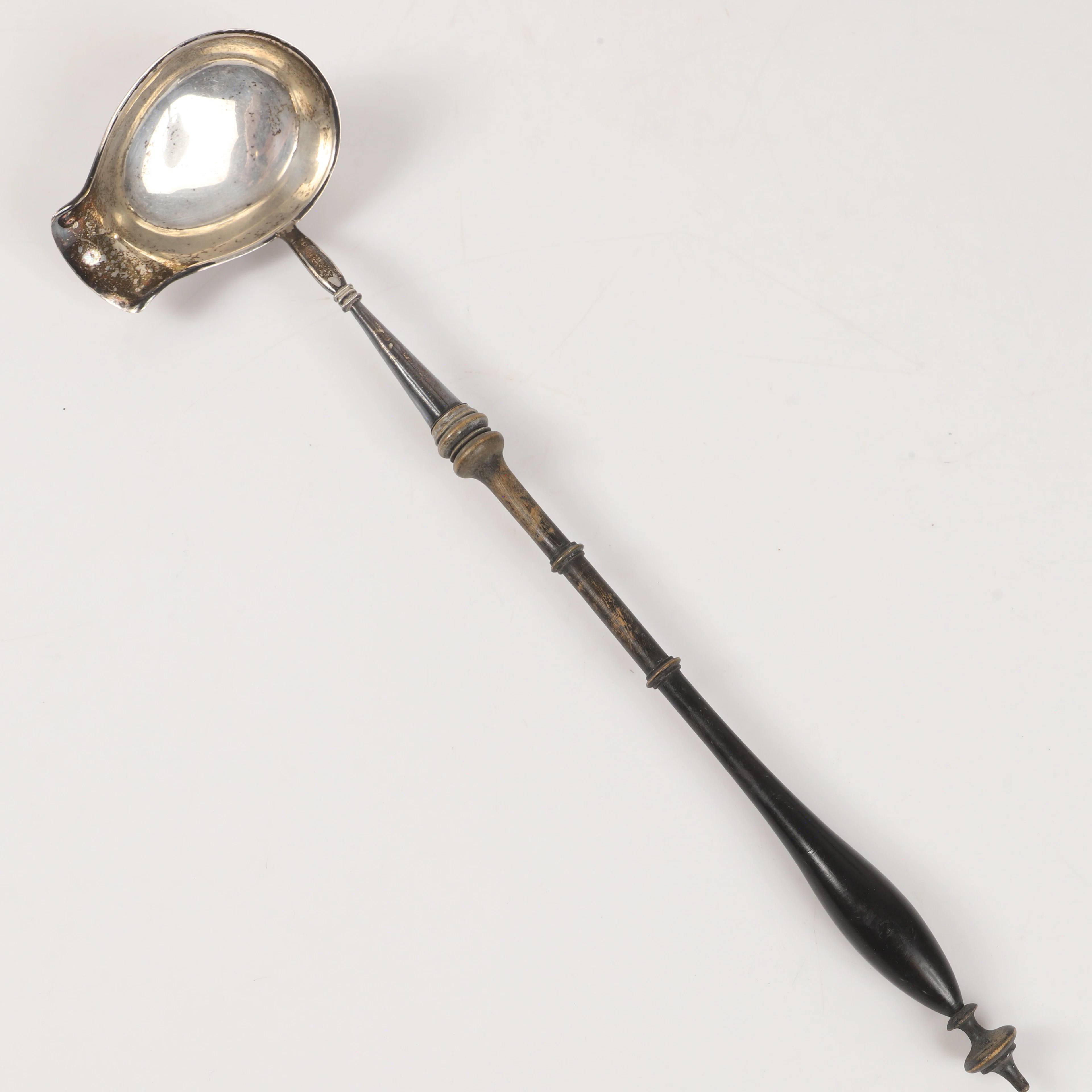 SOPPSLEV, silver med träskaft, GAB, Stockholm, 1903.