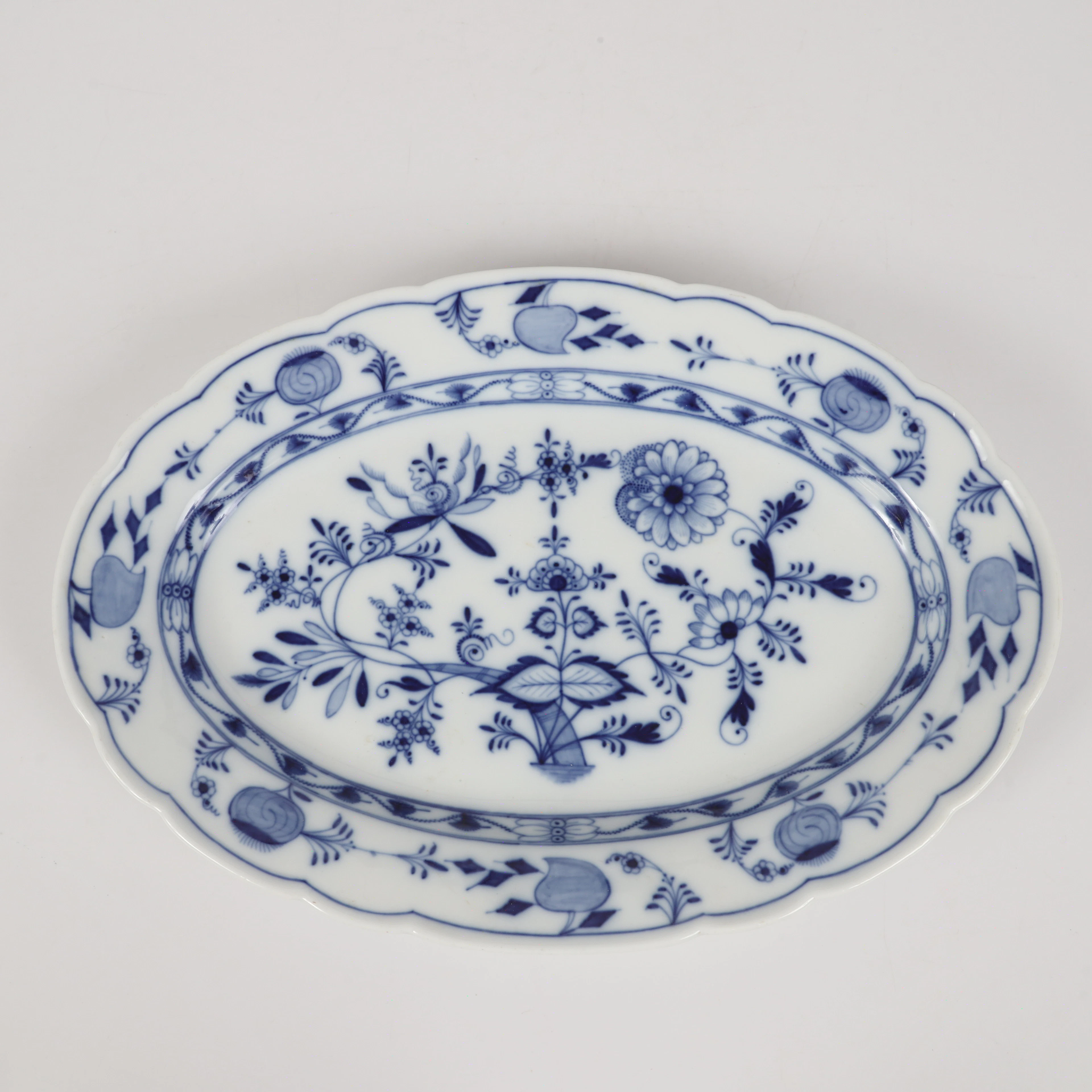 FAT, lökmönstret, porslin, Carl Teichert, Meissen, Tyskland.