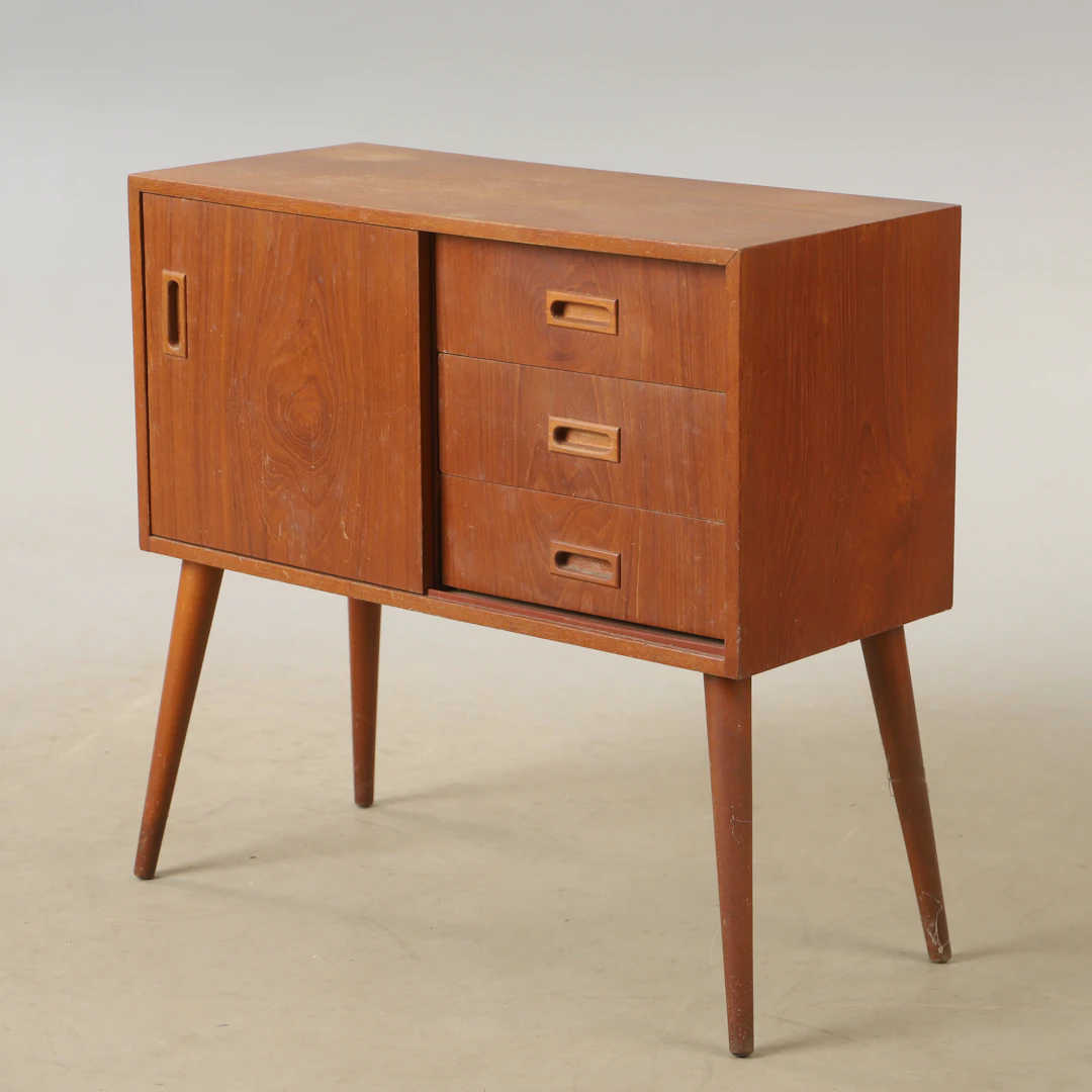 HALLBYRÅ, teak, 1900-talets mitt.