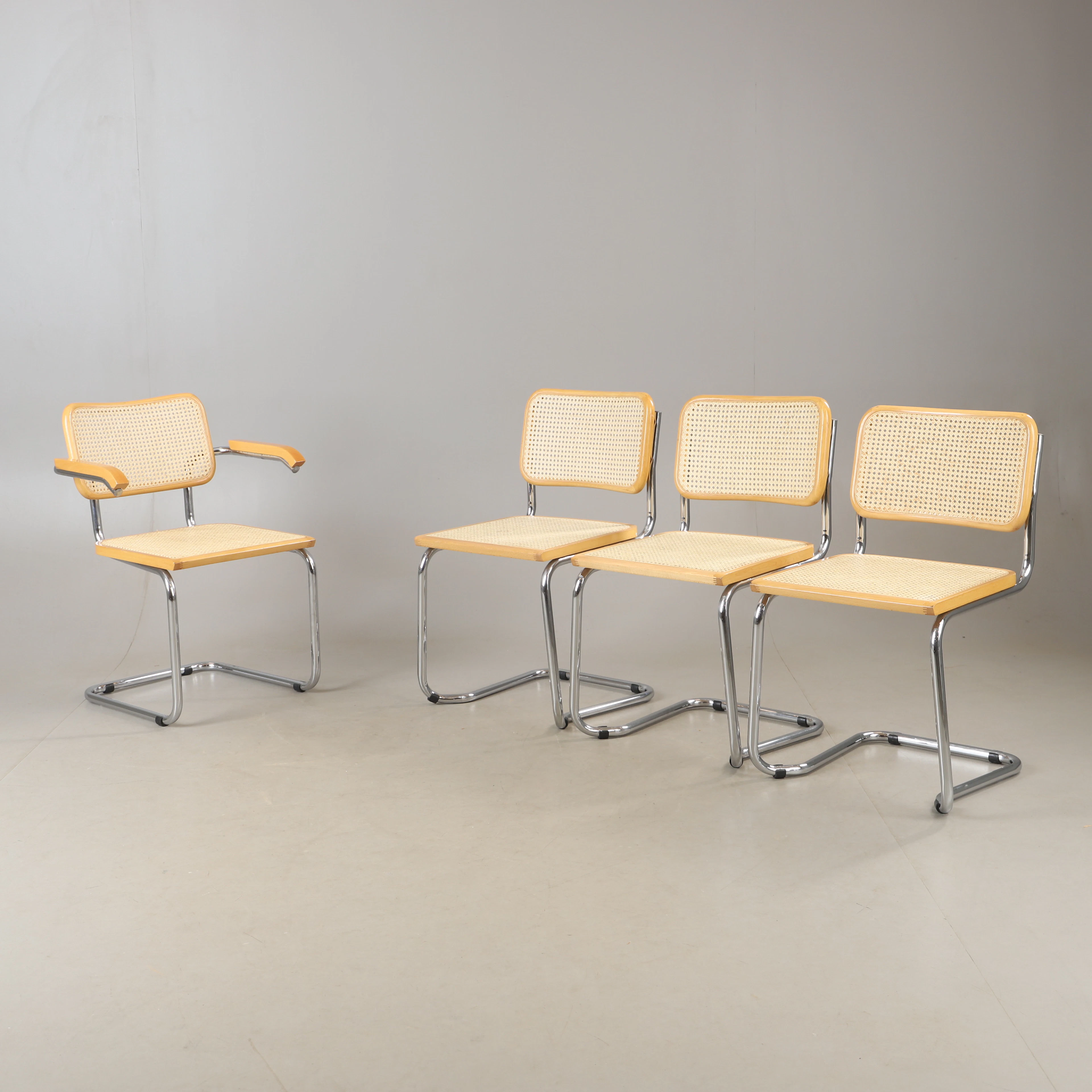 STOLAR, 4 stycken, rotting och bok, Bauhaus-modell, bl. a. Italien