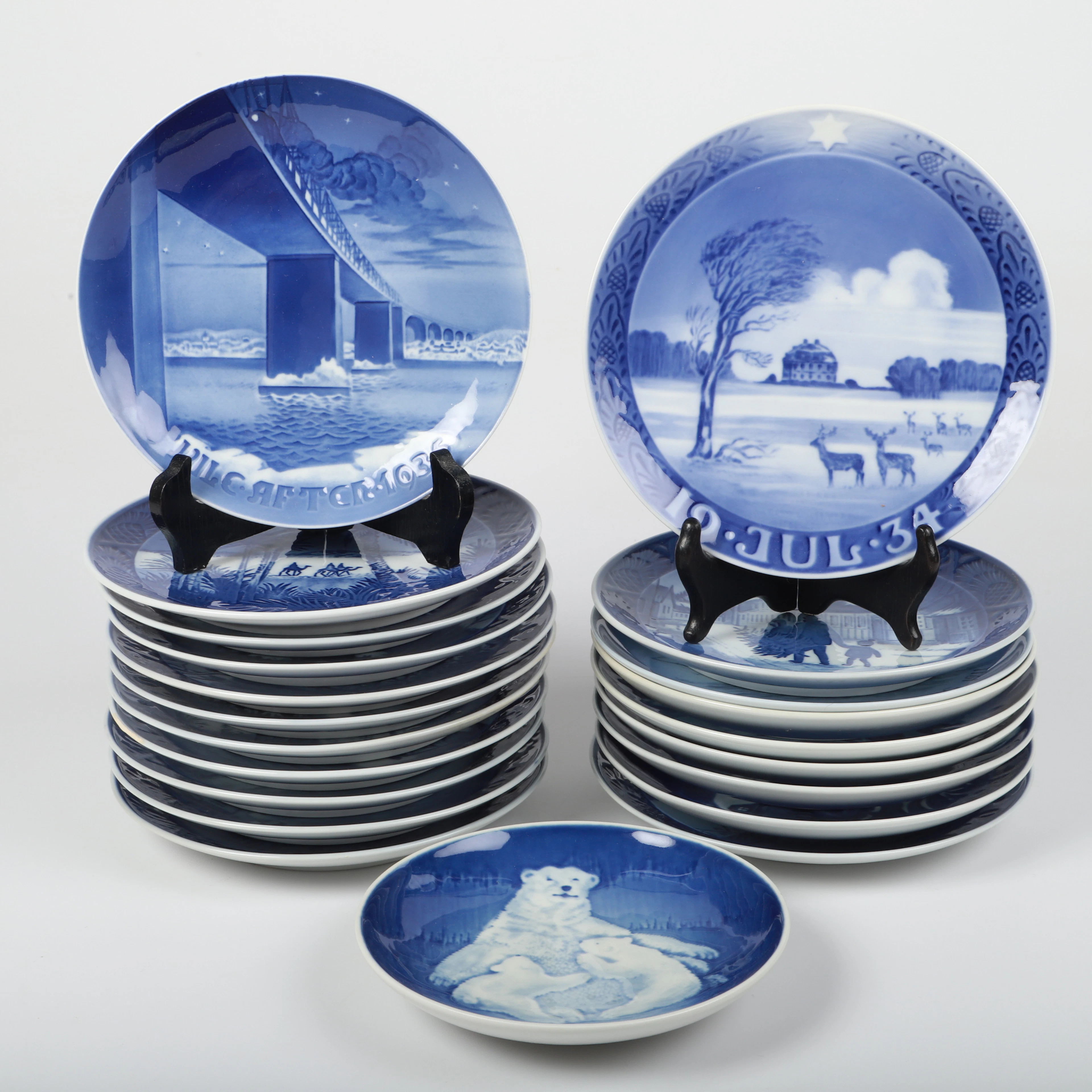 SAMLARTALLRIKAR, 21 stycken, porslin, Royal Copenhagen samt Bing &