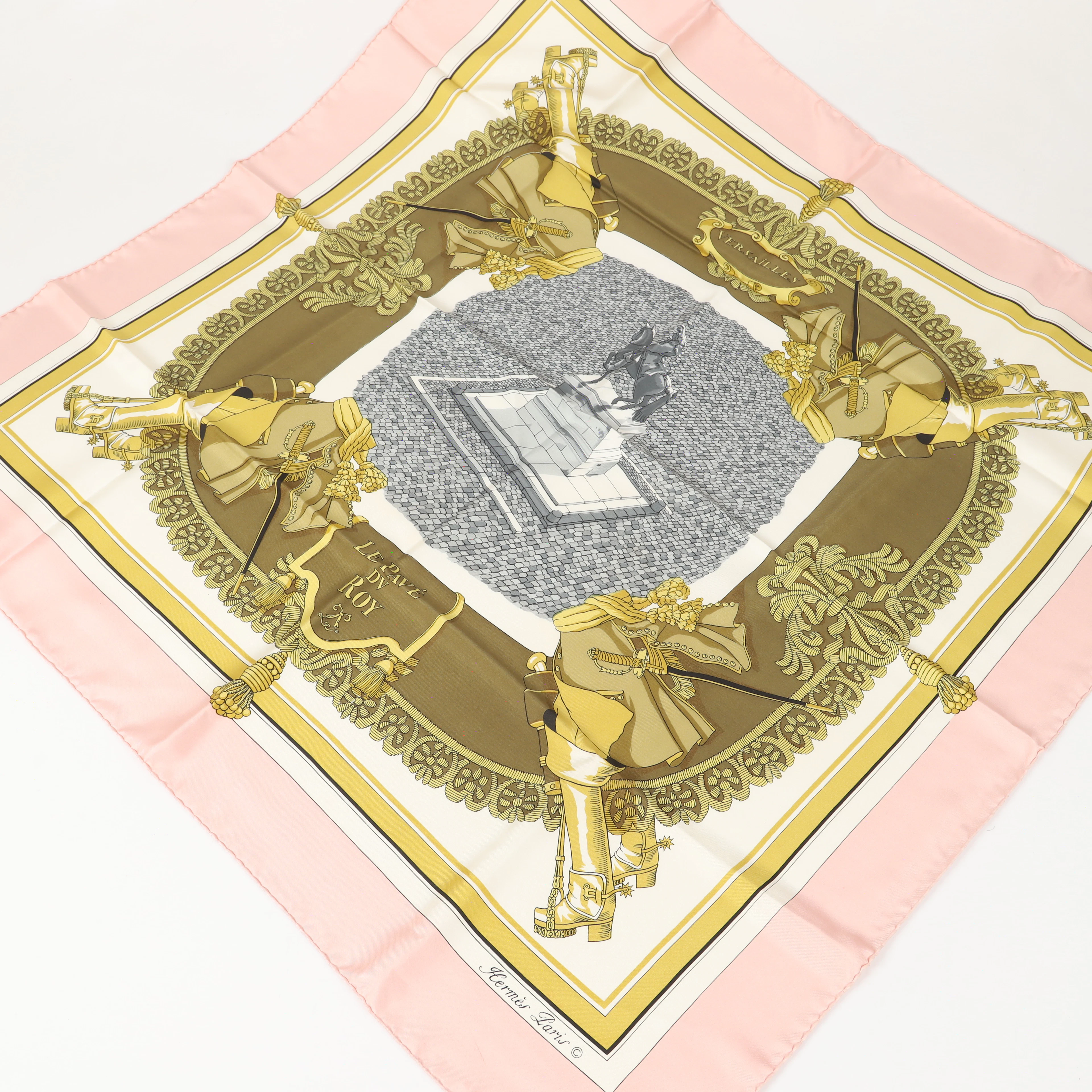 HERMÈS. Scarf, "Versailles Le Pavé dv Roy", siden, design Hugo Grygkar