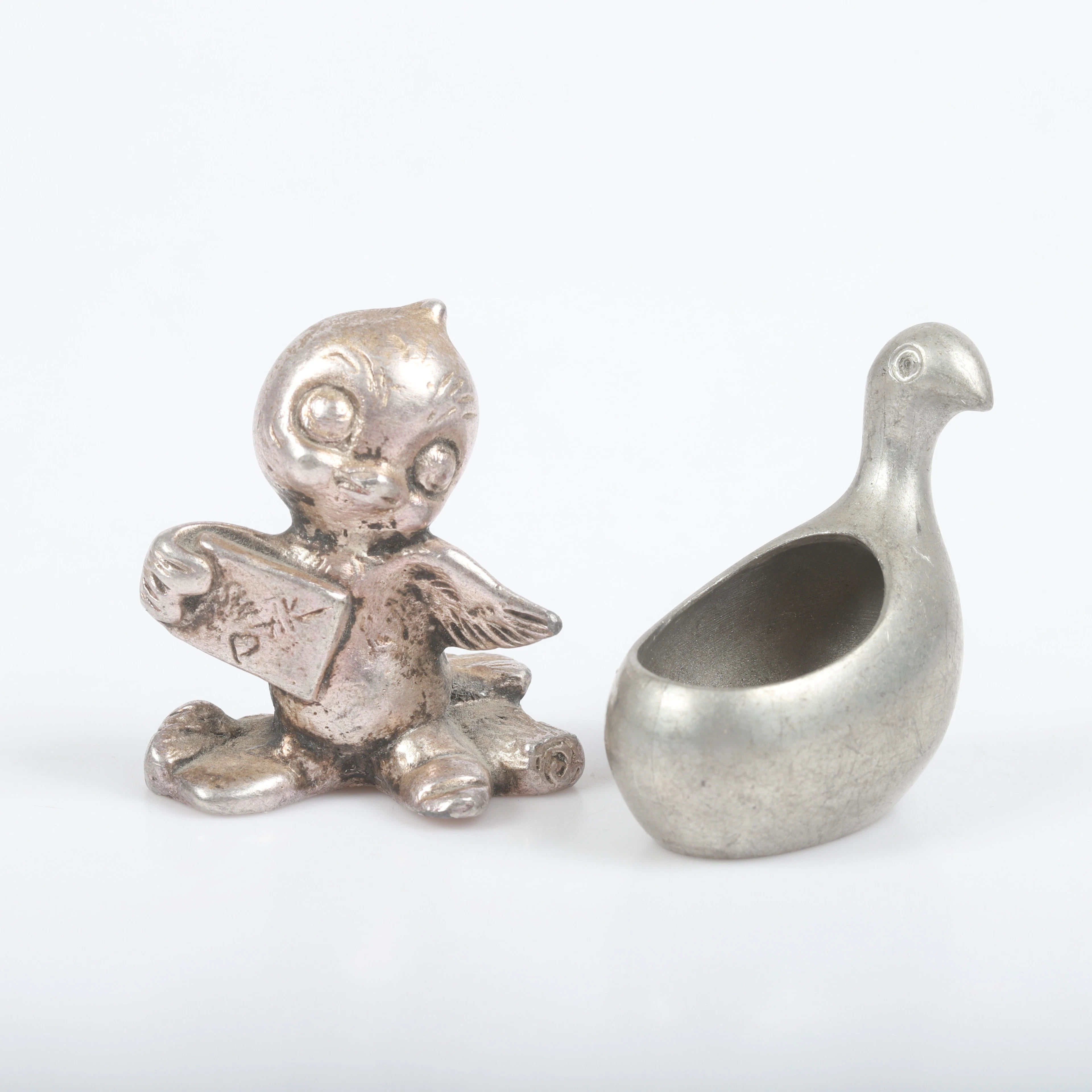 SALTKAR SAMT FIGURIN, tenn/metall bl.a. Lars Pirak.