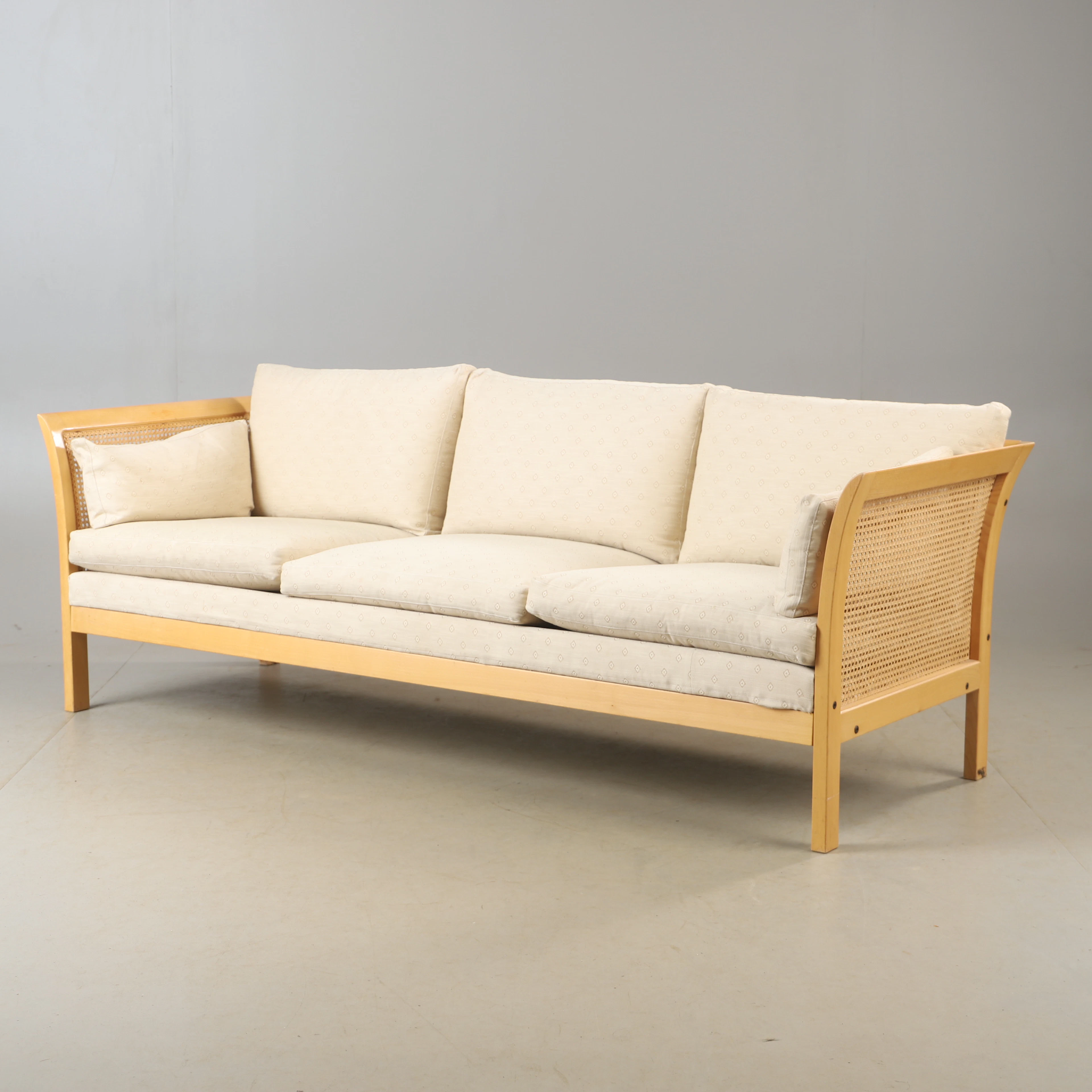 ARNE NORELL. Soffa, "Rotang", bok/rotting, Norell Möbler, 1900-talets slut.