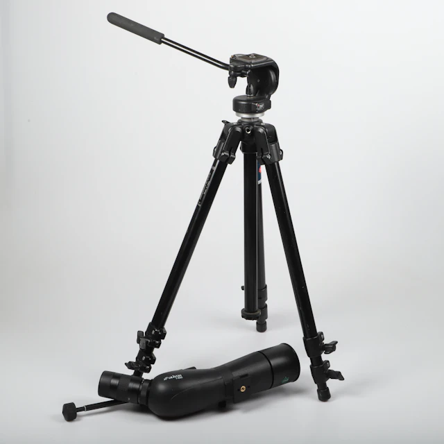 KIKARE, Olivon med två stativ, modell T-650.
