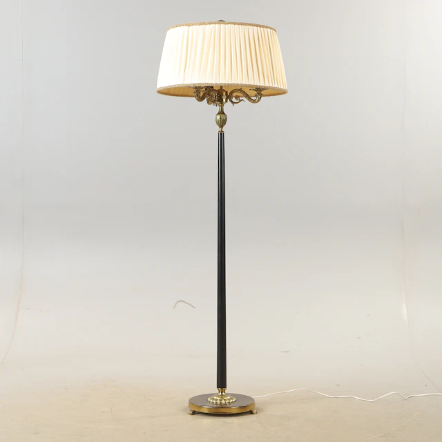 GOLVLAMPA, mässing, 1900-talets mitt.