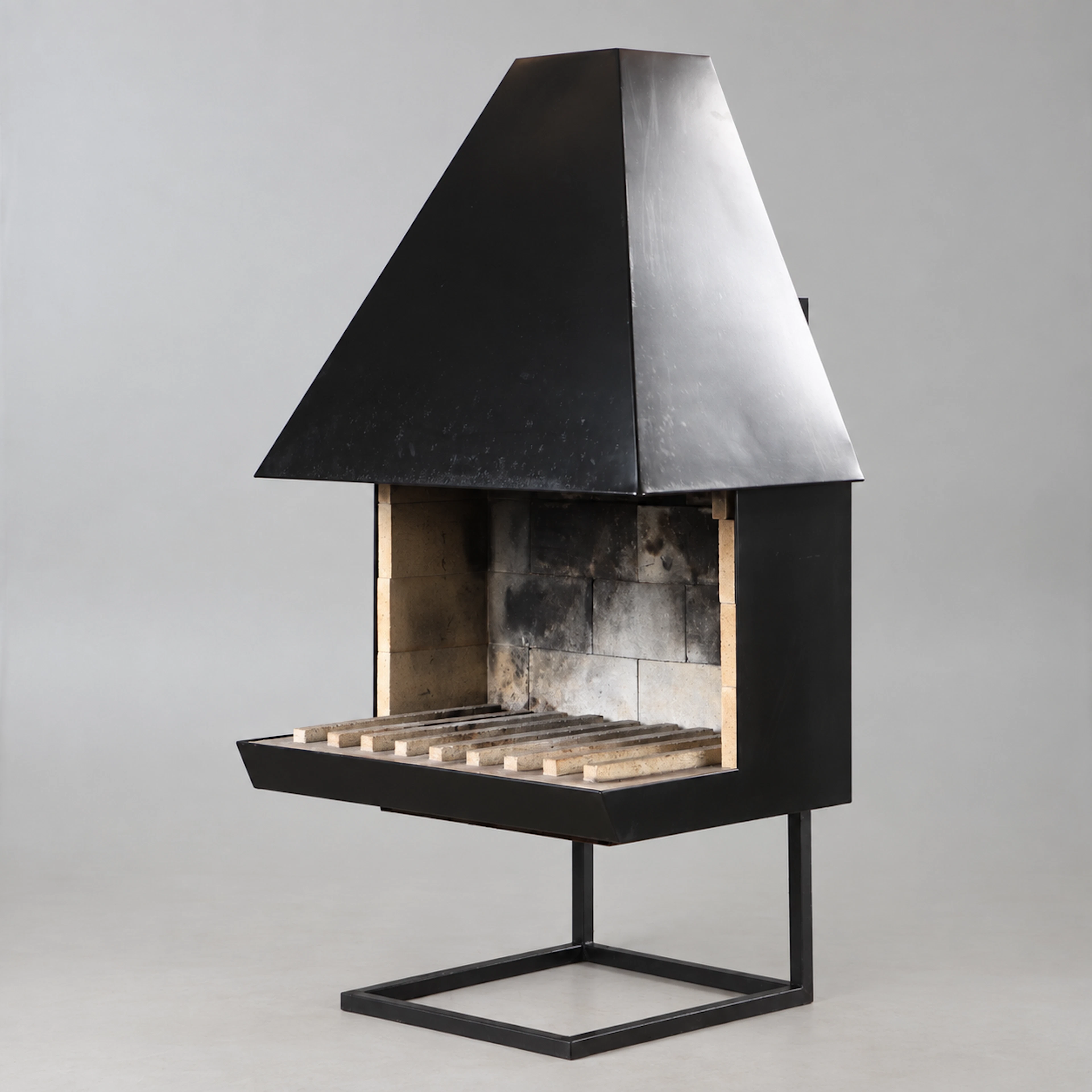 ILS FAGERHOLT. Kamin, "Cubis nr 2", metall, 1900-talets mitt.
