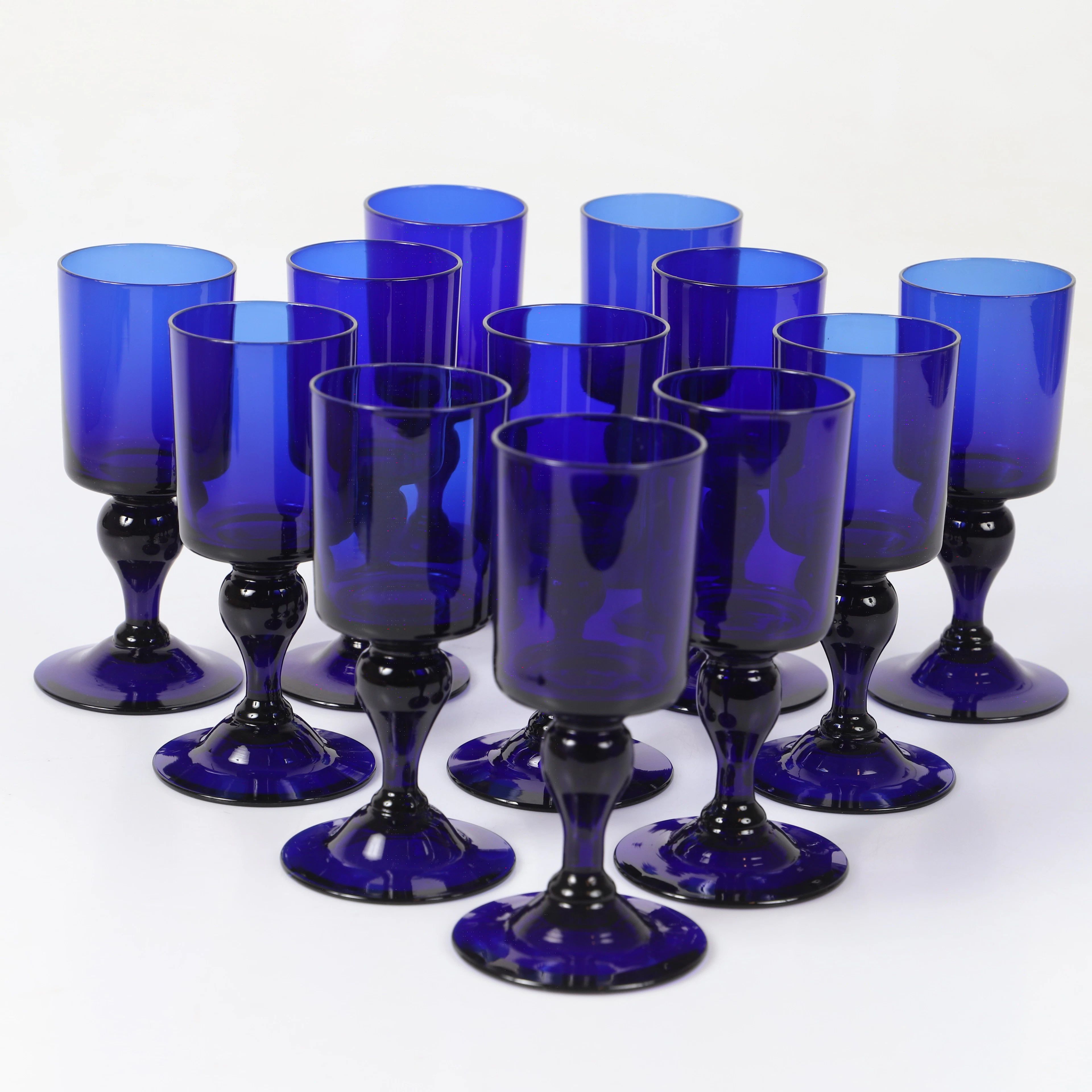 VINGLAS, 12 stycken, blått glas, 1900-tal.