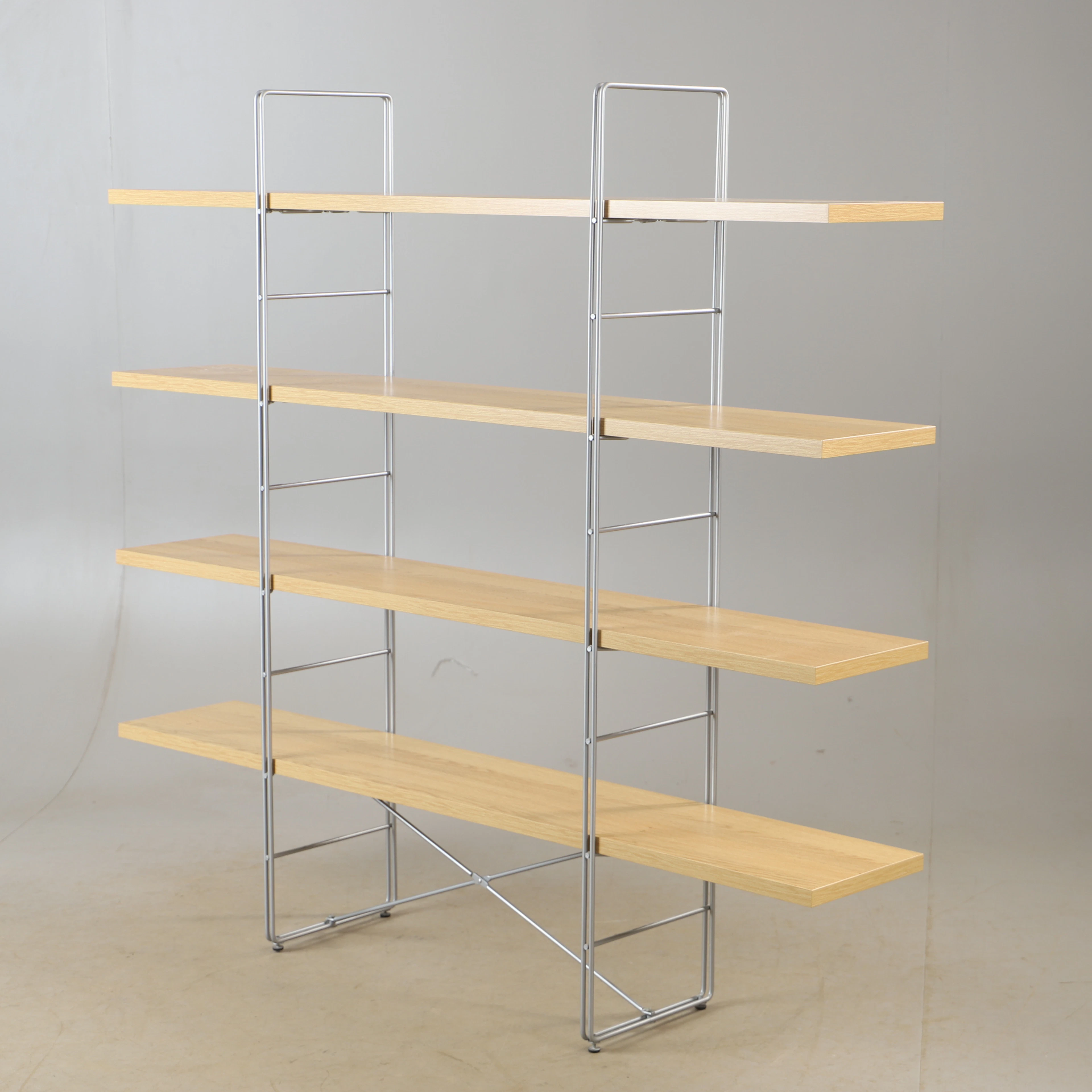 IELS GAMMELGAARD. Bokhylla, "Enetri", IKEA.