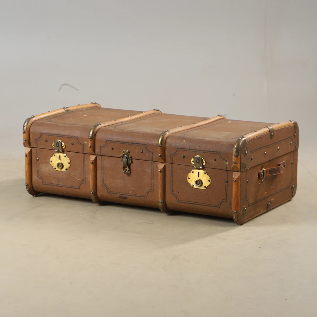 KOFFERT, 1900-talets första hälft.