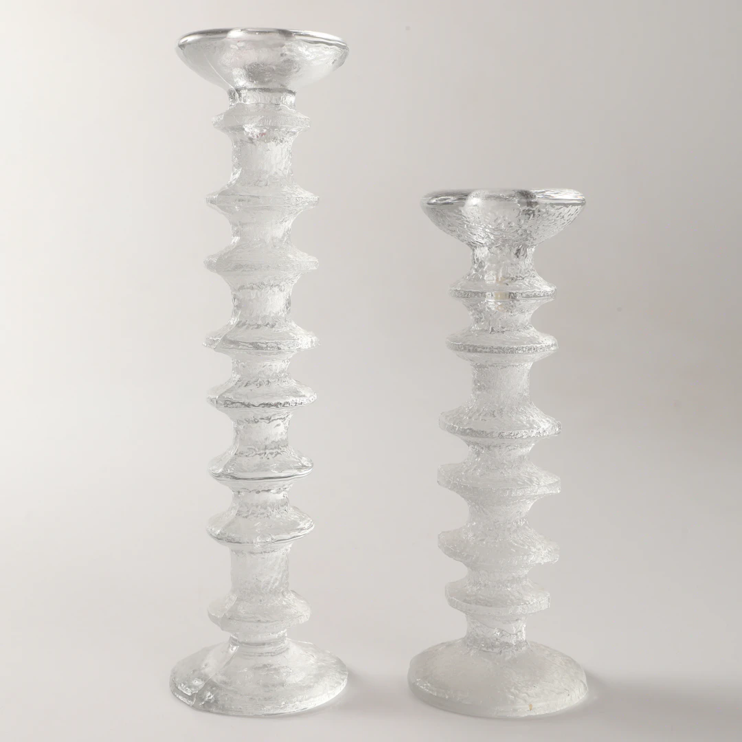 TIMO SARPANEVA. Ljusstakar, 2 stycken, "Festivo", glas, Iittala, Finland.