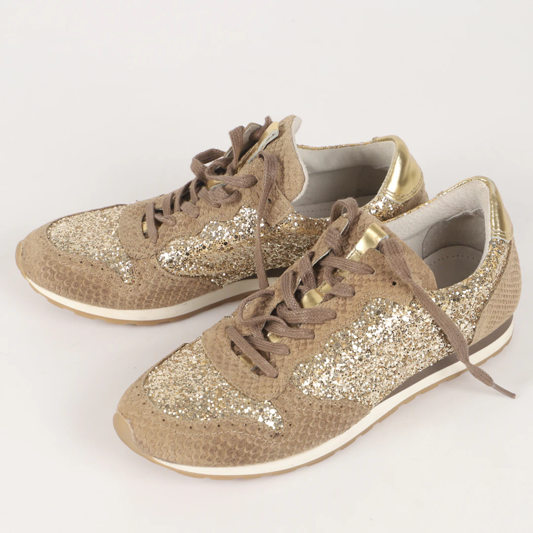 SNEAKERS, dammodell, skinn, Amust.