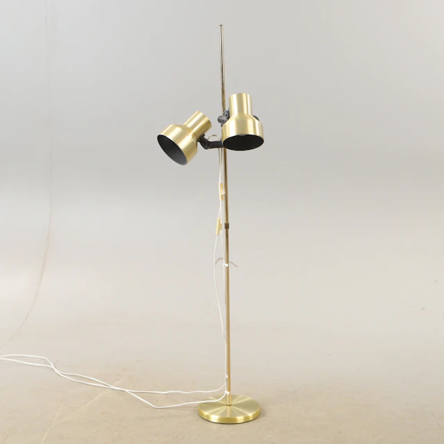 GOLVLAMPA, metall och mässing, 1900-talets andra hälft.