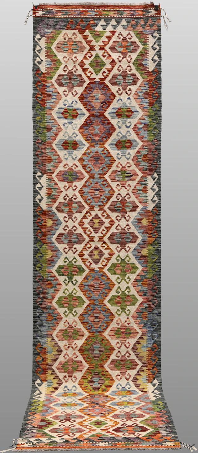 MATTA, "Kelim", galleri, 387 x 82 cm.