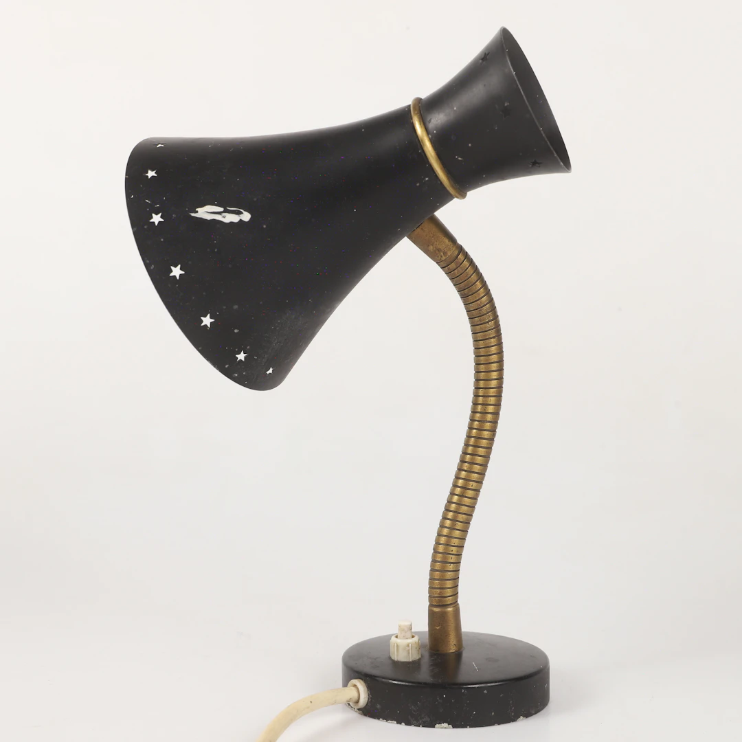 SVEND AAGE HOLM SØRENSEN. TILLSKRIVEN. Bords-/vägglampa, metall med