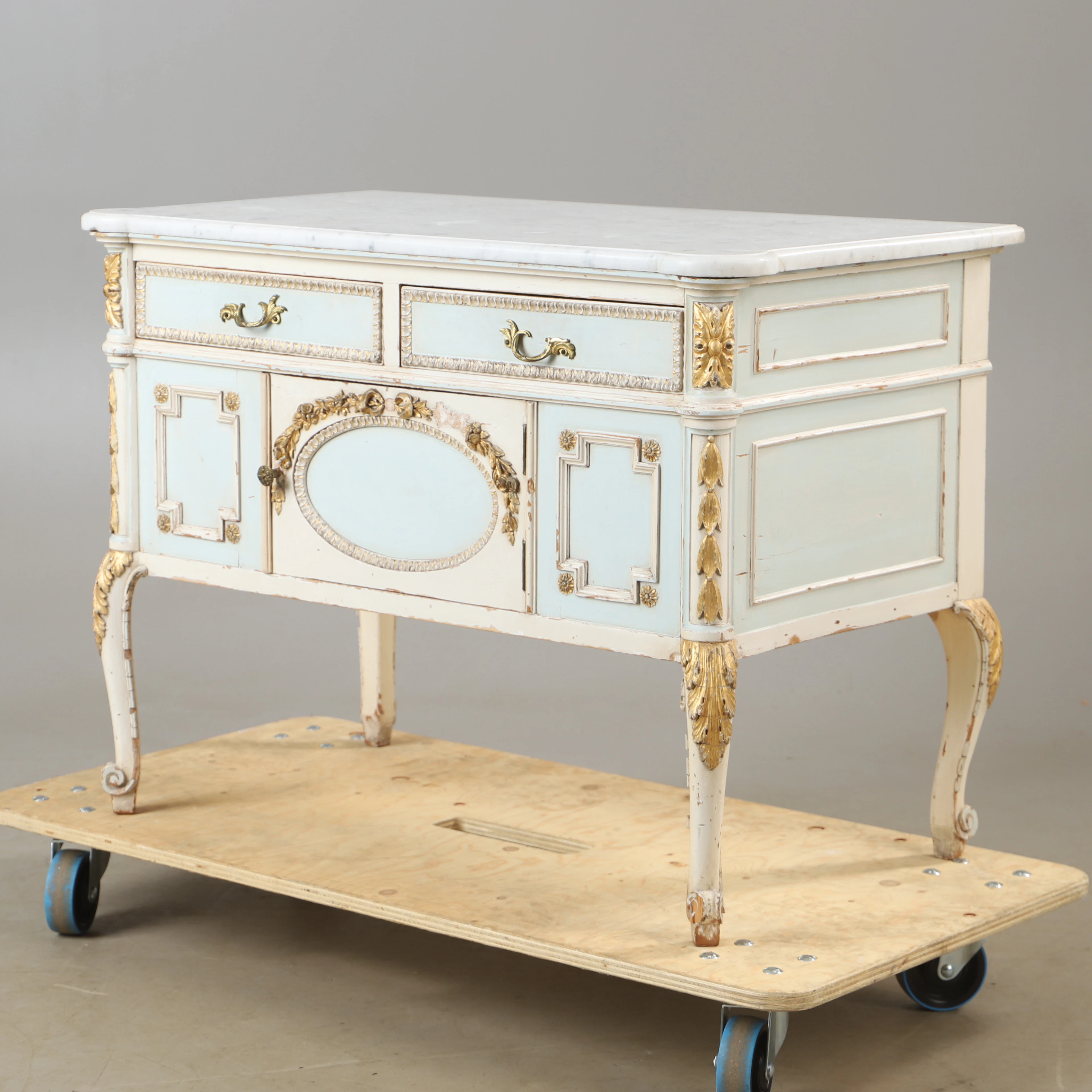 BYRÅ, målad och förgylld med stenskiva, Maple & Co, Limited London