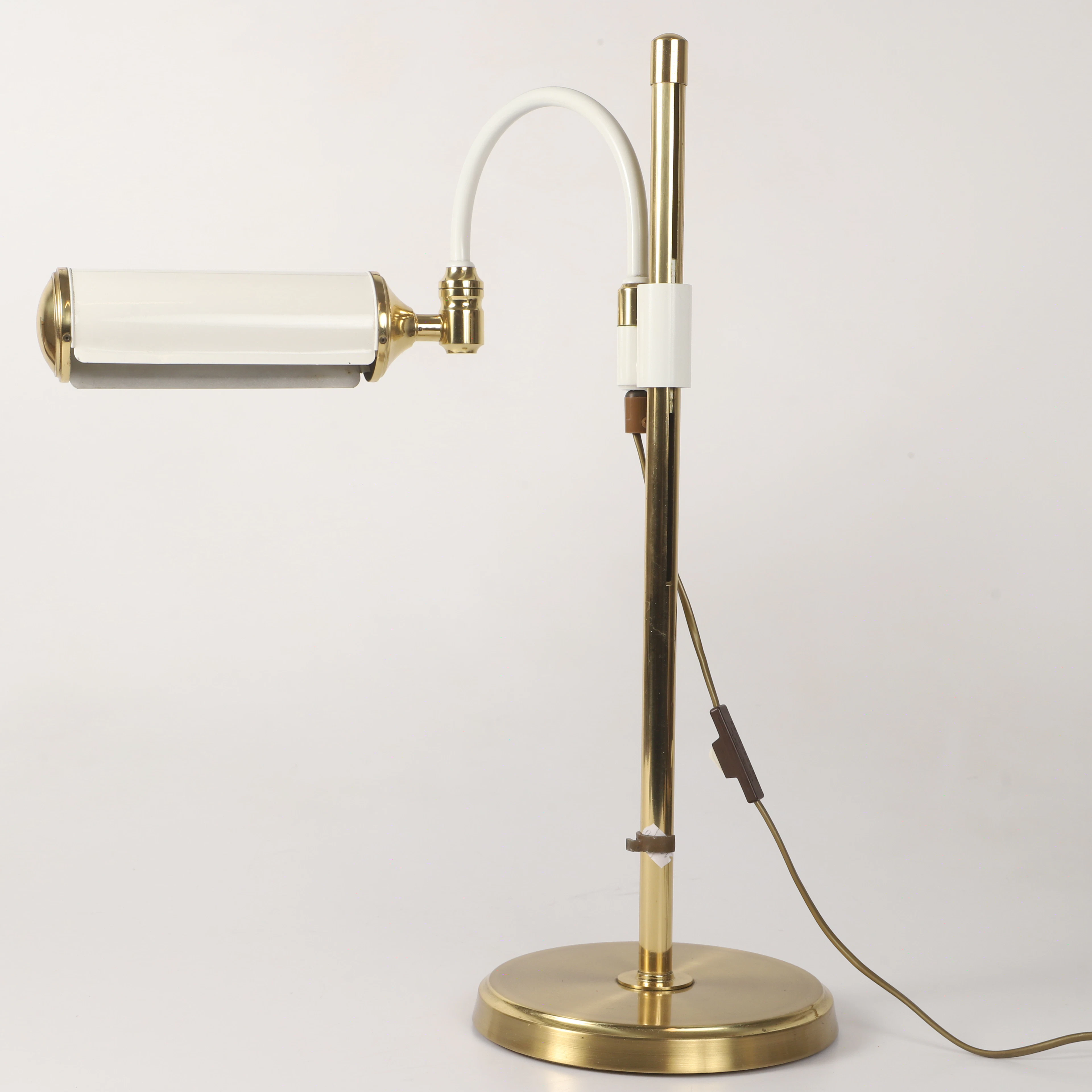 BORDSLAMPA, mässing, delvis vitlackerad, EWÅ.