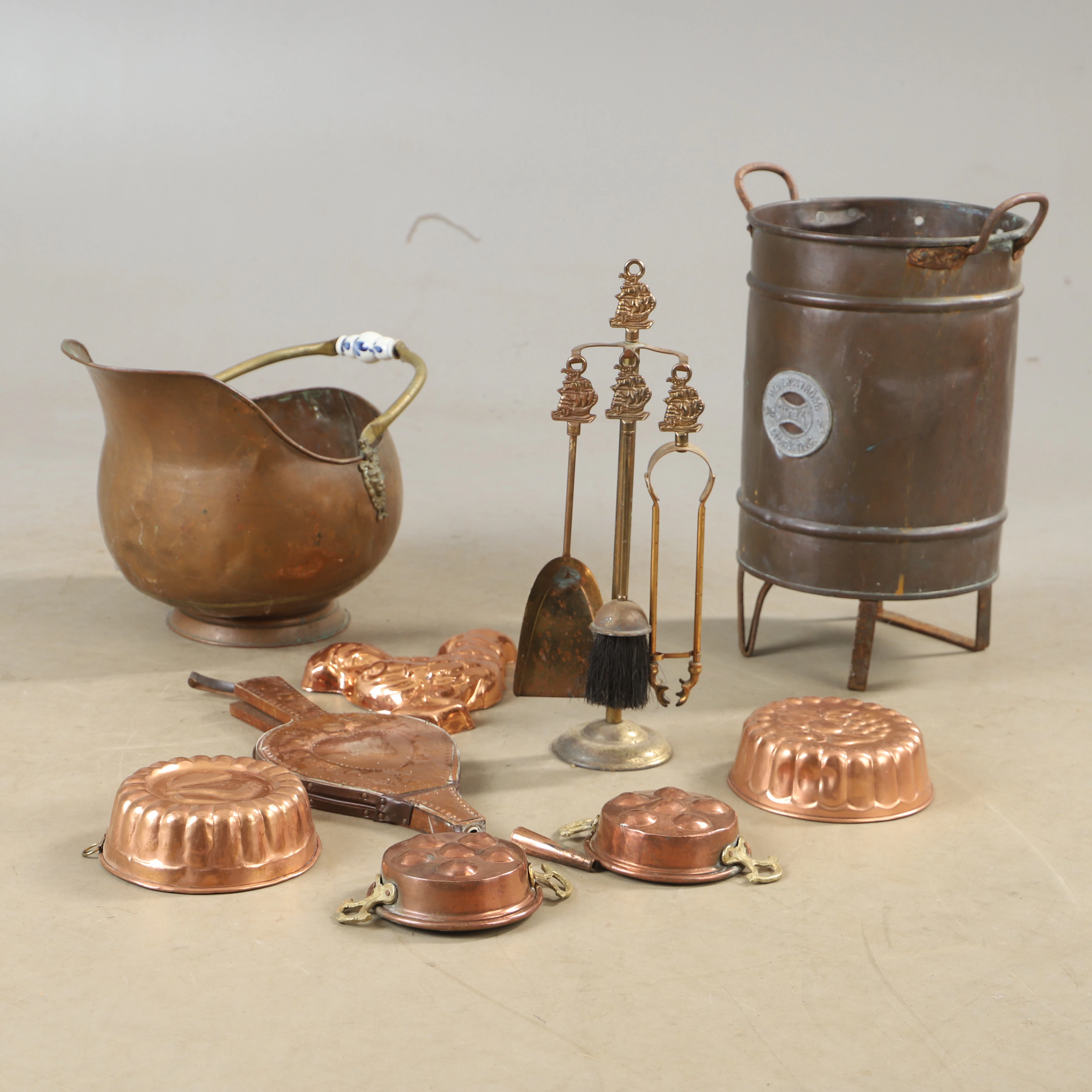 KOLHÄMTARE, HINK, M.M., 9 delar, koppar, 1800/1900-tal.