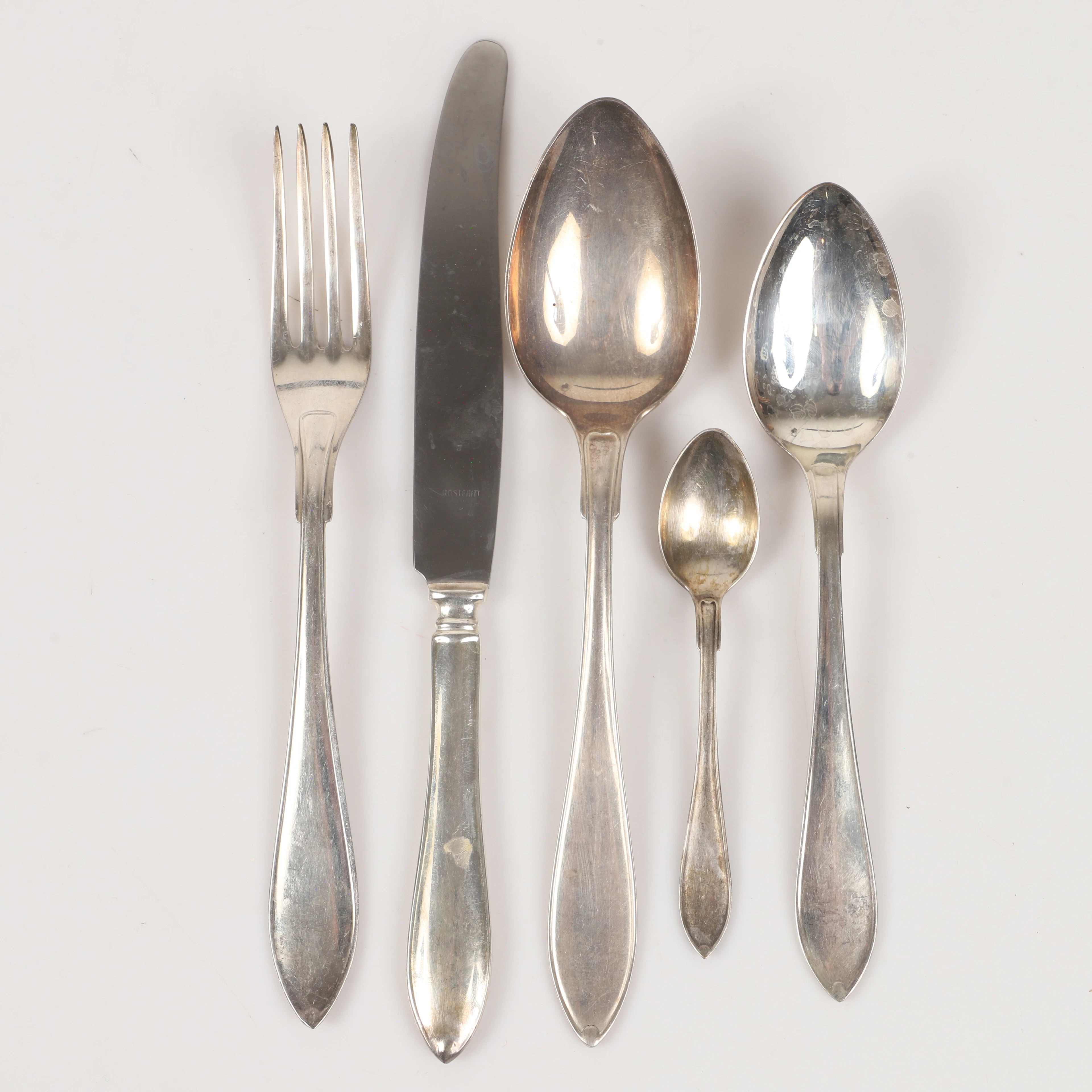BESTICKUPPSÄTTNING, 61 delar, "Svensk Spetsig", nysilver.