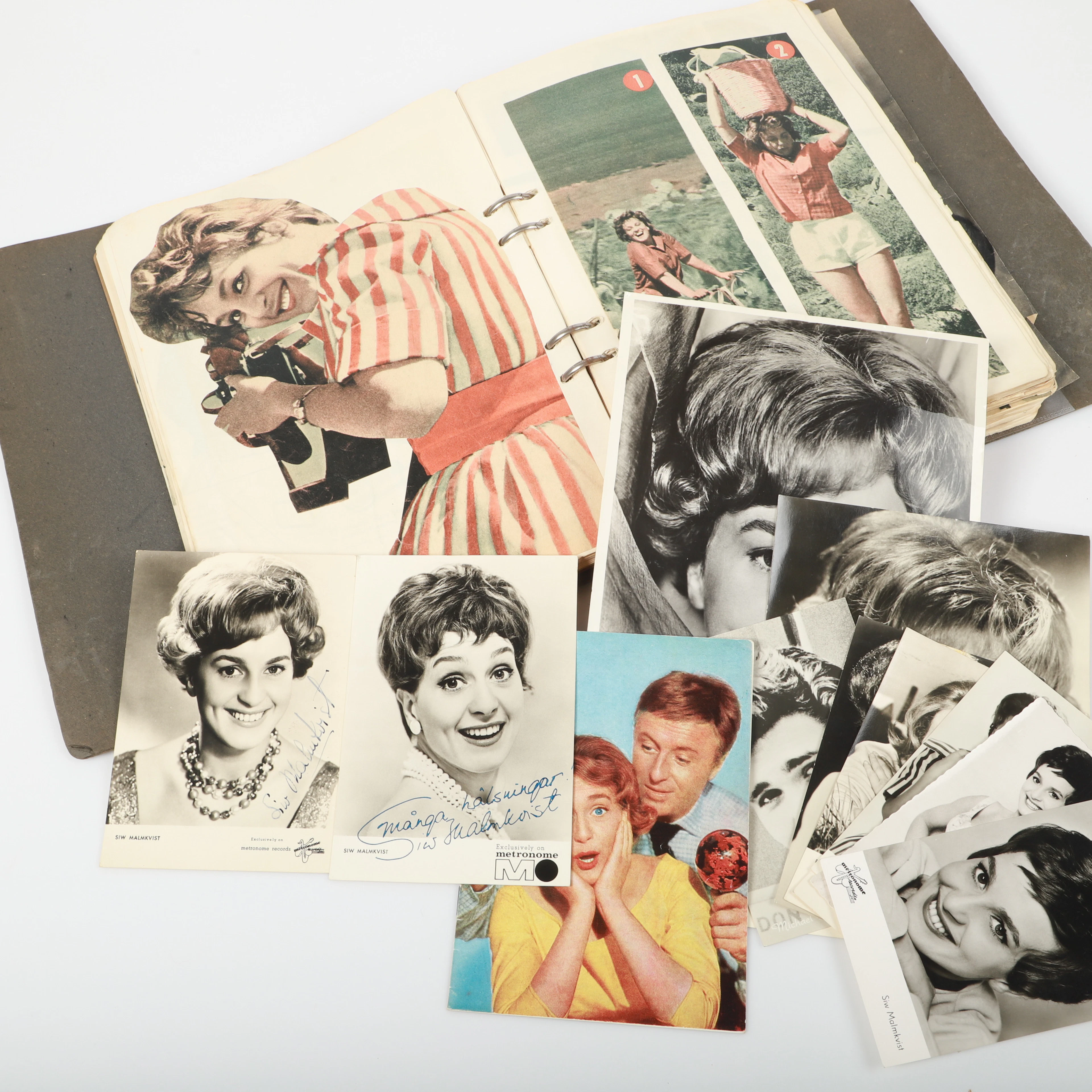SIW MALMKVIST. Autografer, filmprogram m. m. i klippbok, 1950/60-tal.