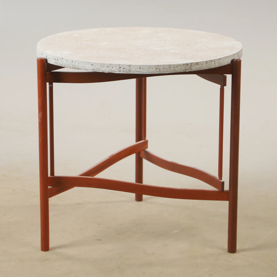 HANS JOHANSSON. Sidobord, "Tema", mahogny med betongskiva, Karl Andersson