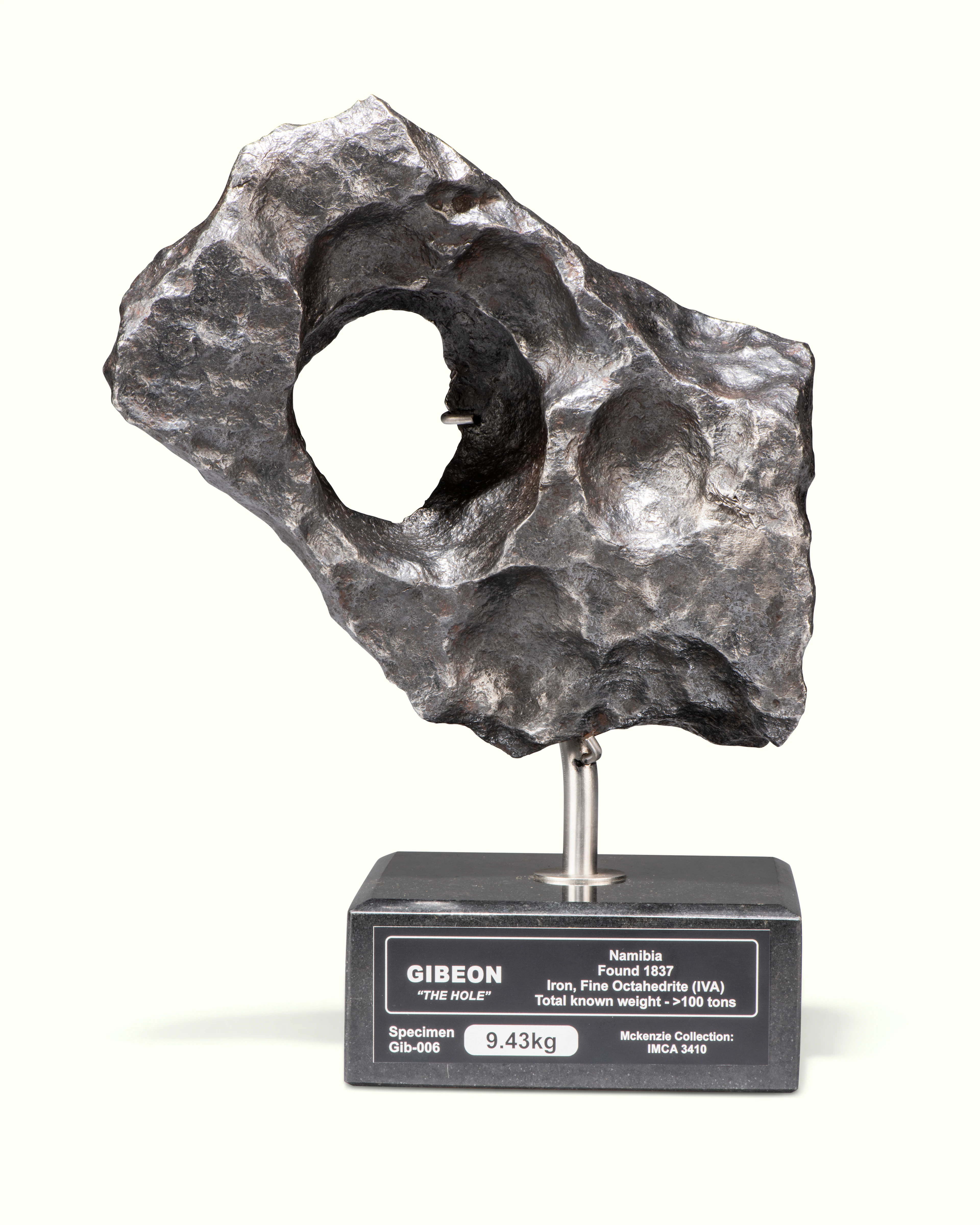 A SCULPTURAL GIBEON METEORITE
