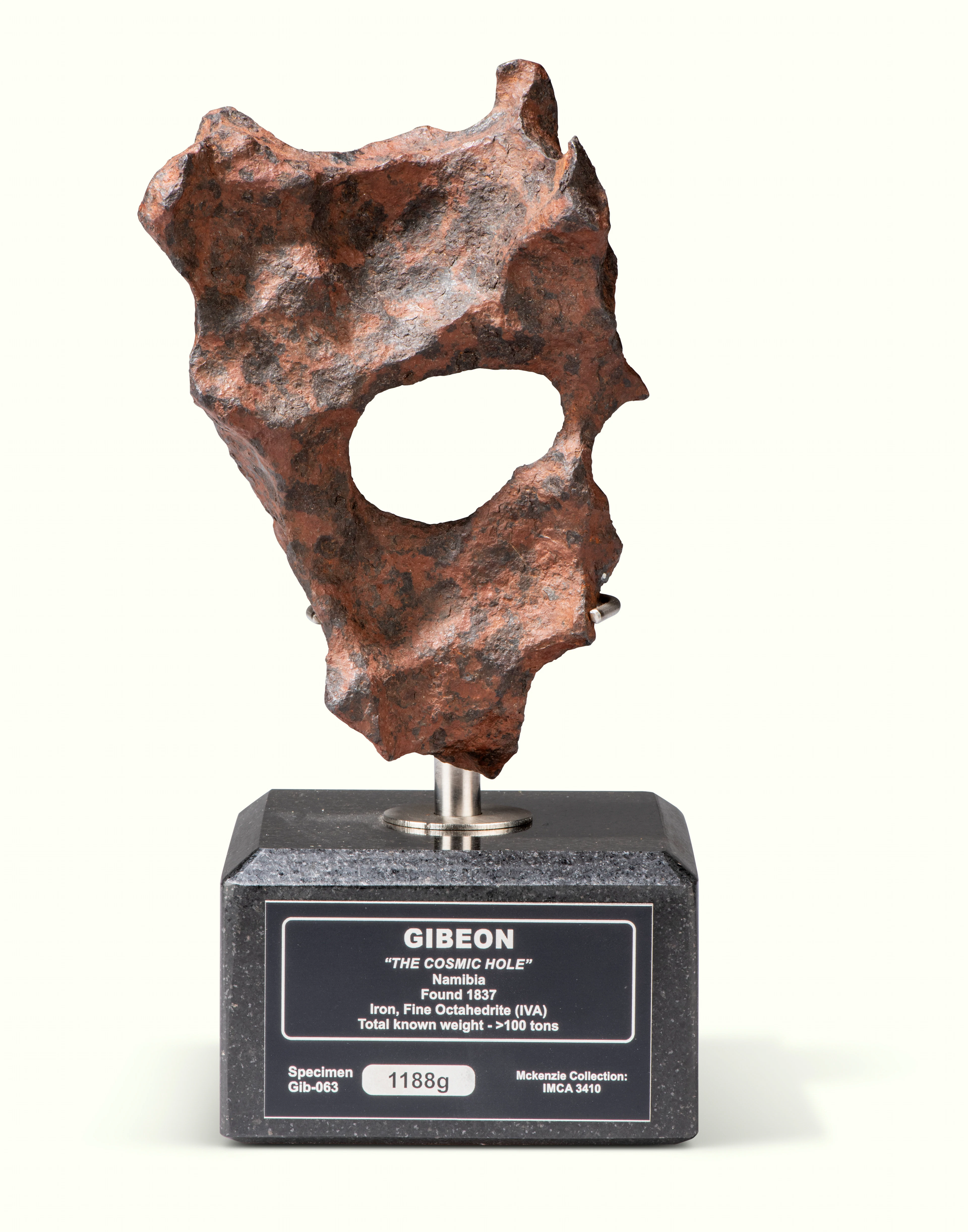 A SCULPTURAL GIBEON METEORITE
