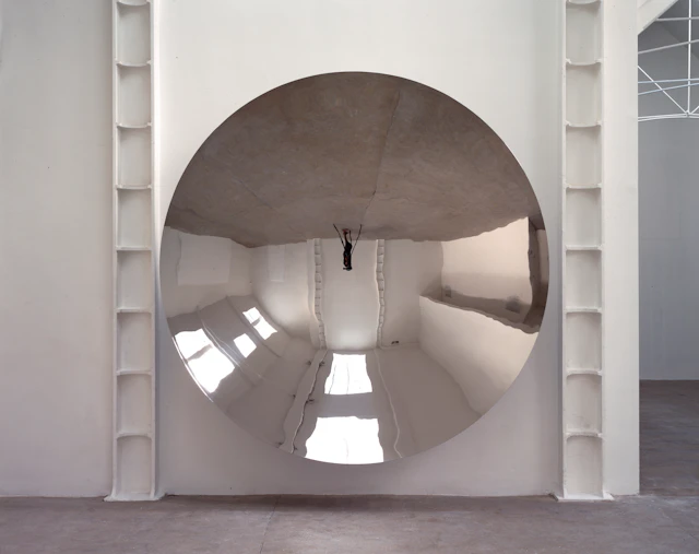 ANISH KAPOOR (B. 1954)