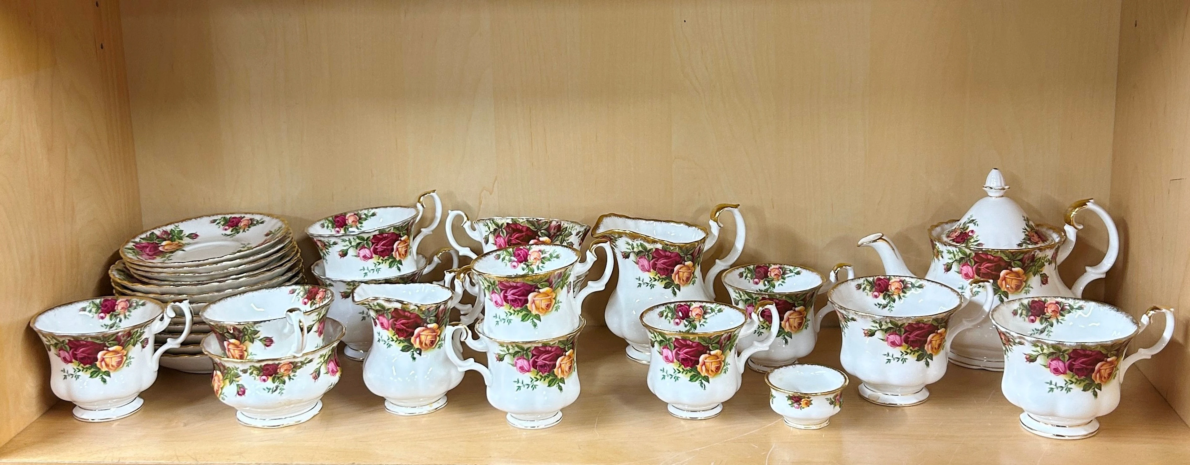 OLD COUNTRY ROSES COFFEE AND TEA CHINA.