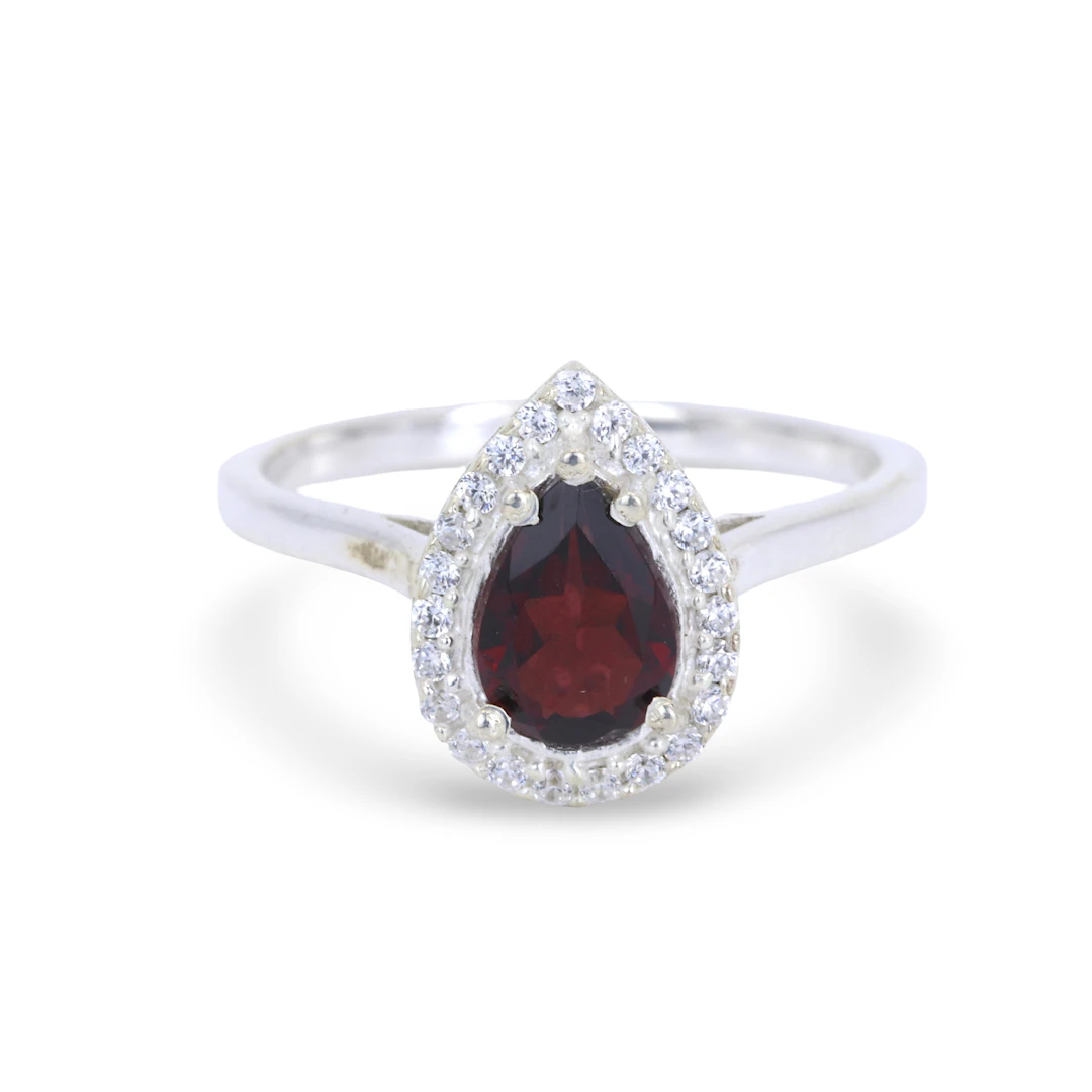 GARNET SILVER RING.