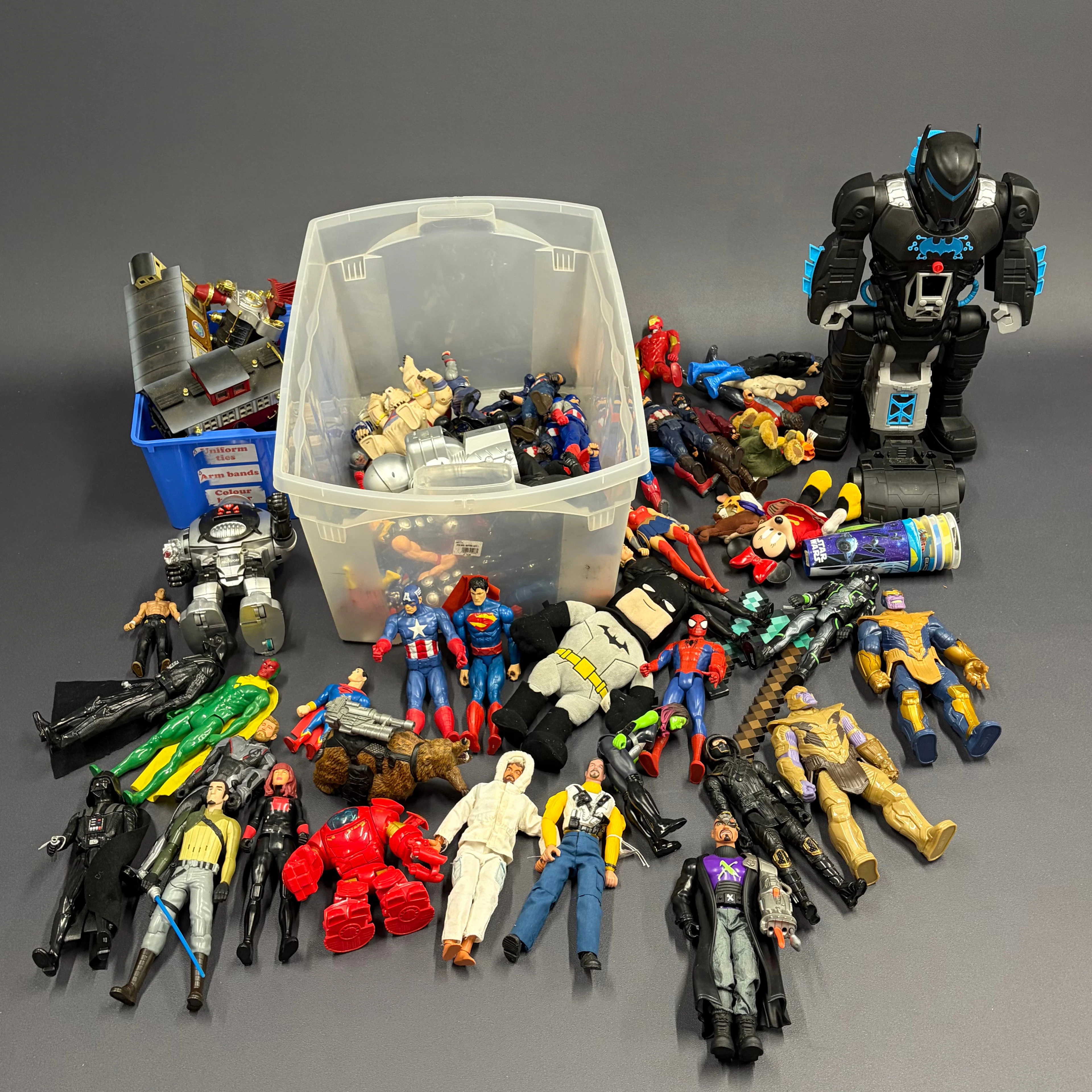 MIXED TOYS.