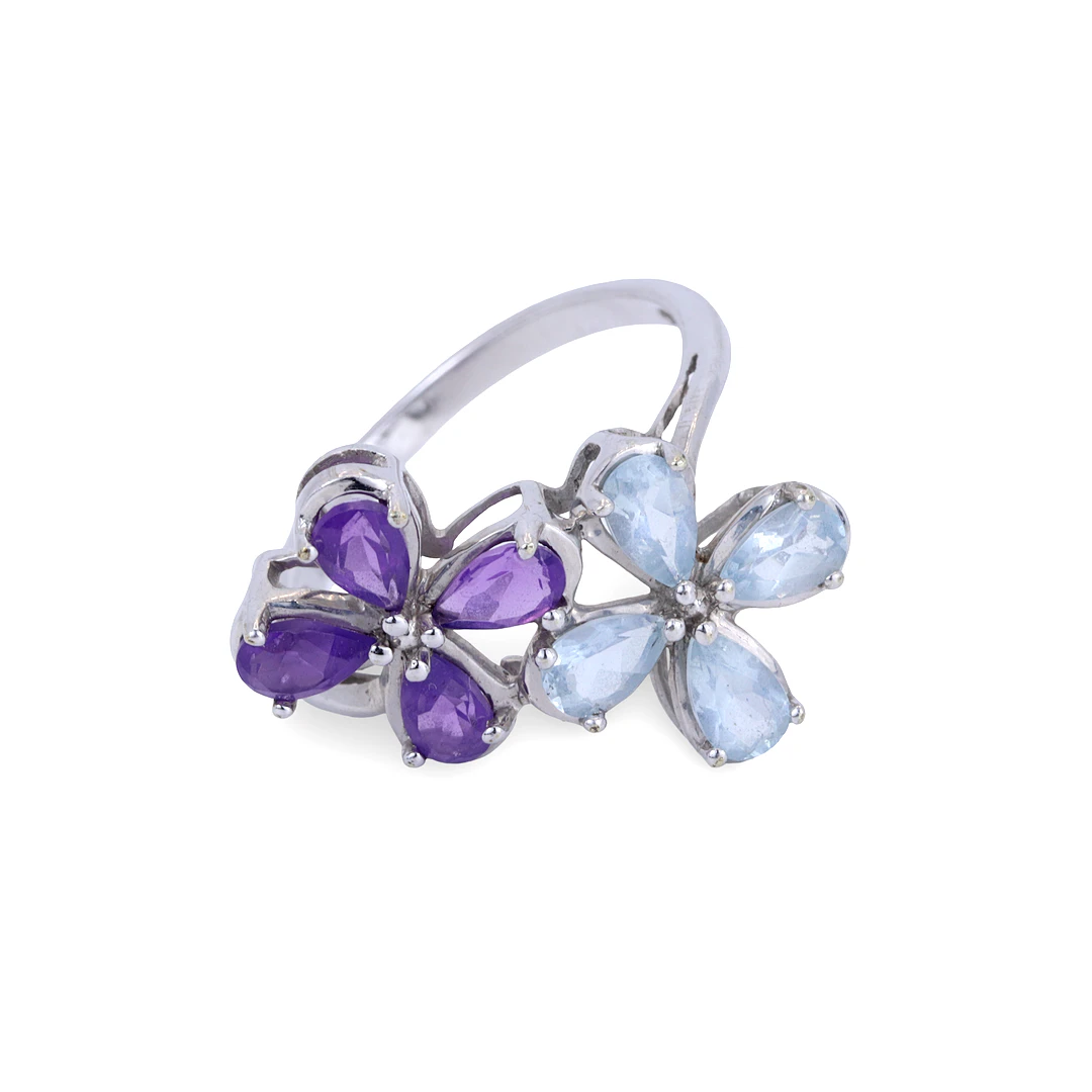 9CT AMETHYST AND BLUE TOPAZ RING.