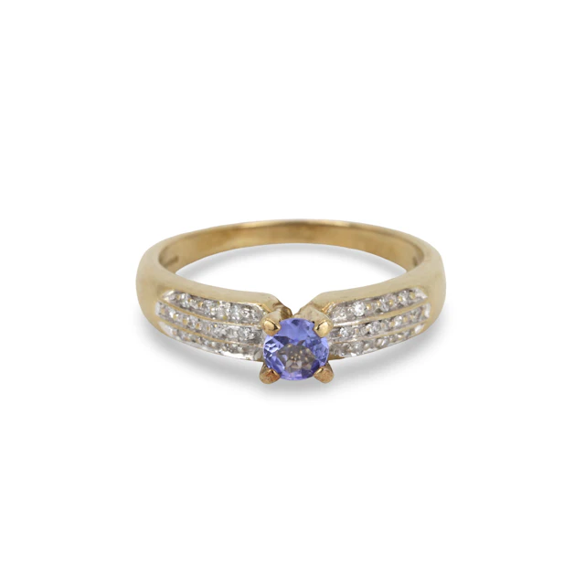 9CT TANZANITE AND DIAMOND RING.