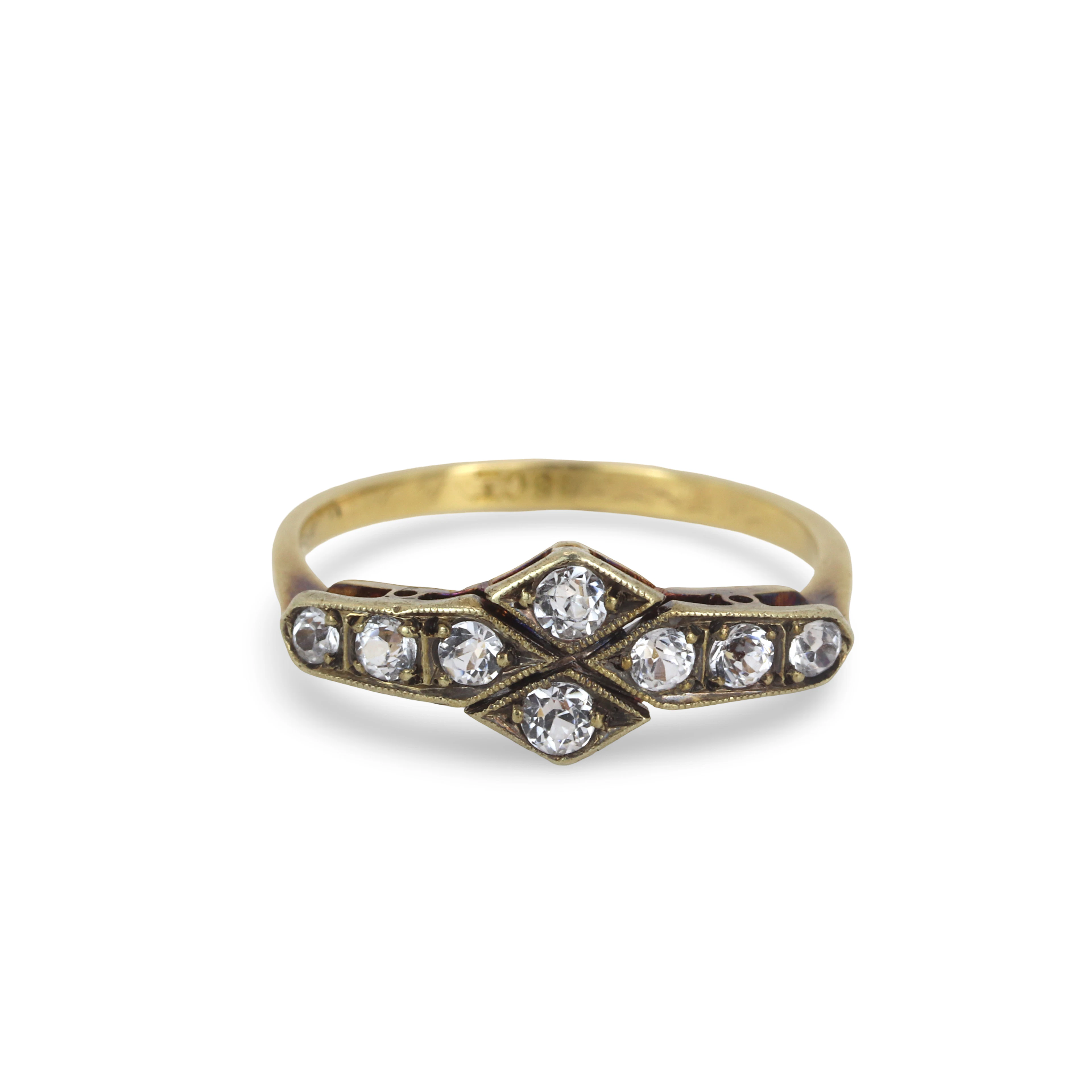 ART DECO 18CT GOLD DIAMOND RING.