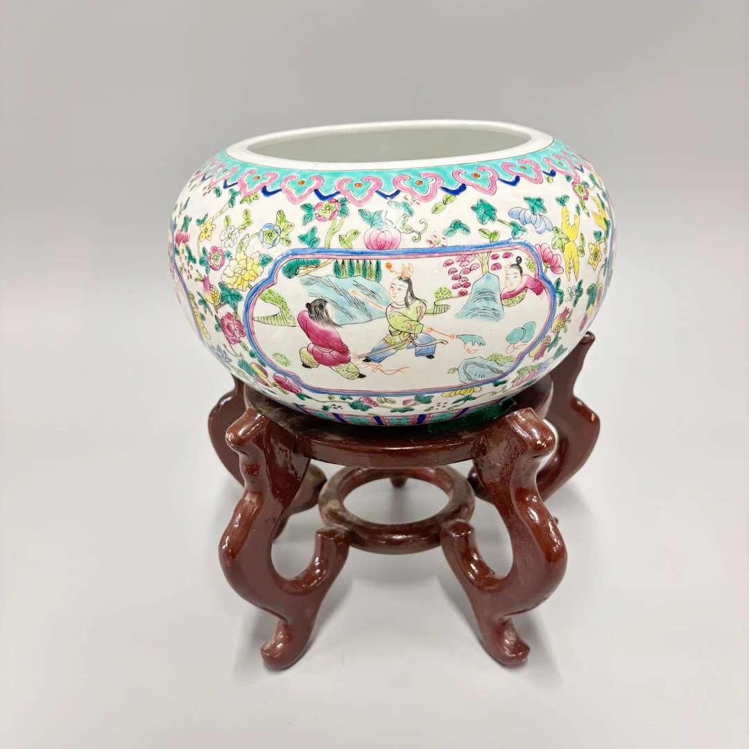 CHINESE CANTON BOWL & STAND.