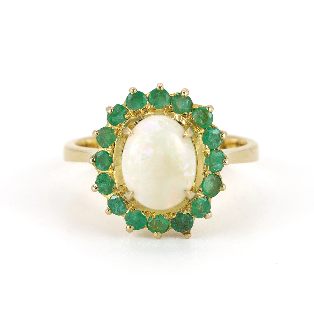 14CT GOLD OPAL & EMERALD RING.