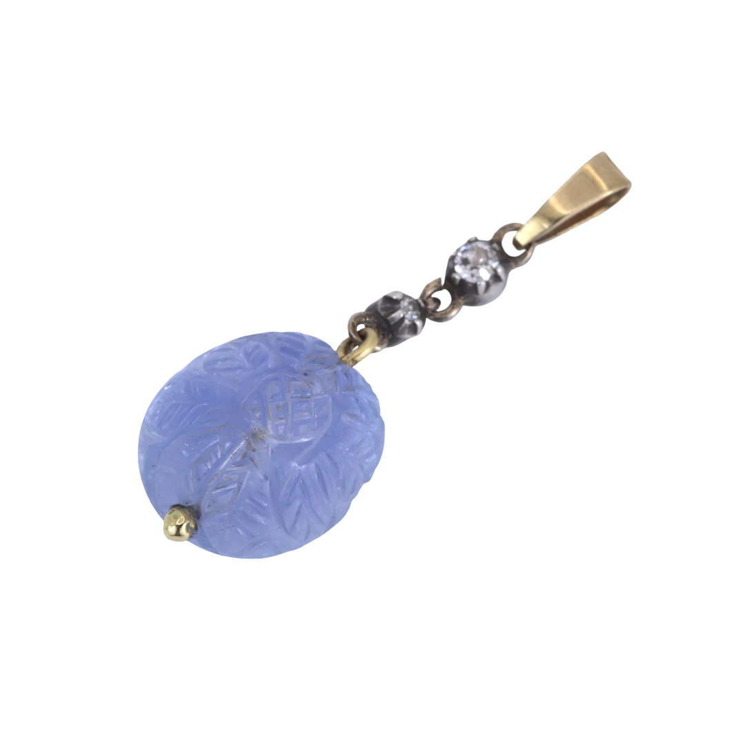 9CT GOLD CARVED SAPPHIRE PENDANT (12.70CT).