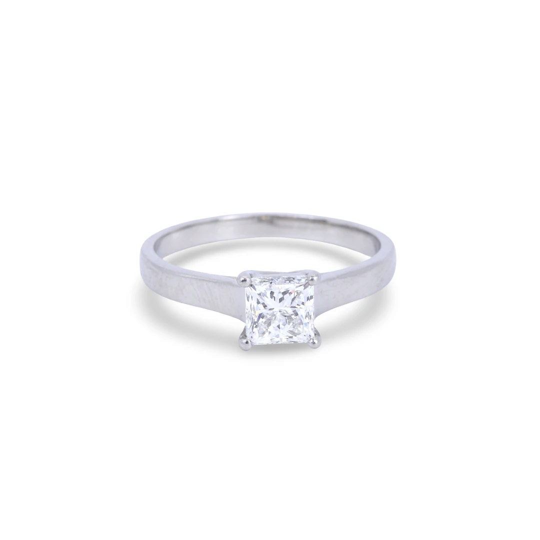 PLATINUM 0.90CT VVS2 PRINCES DIAMOND RING.