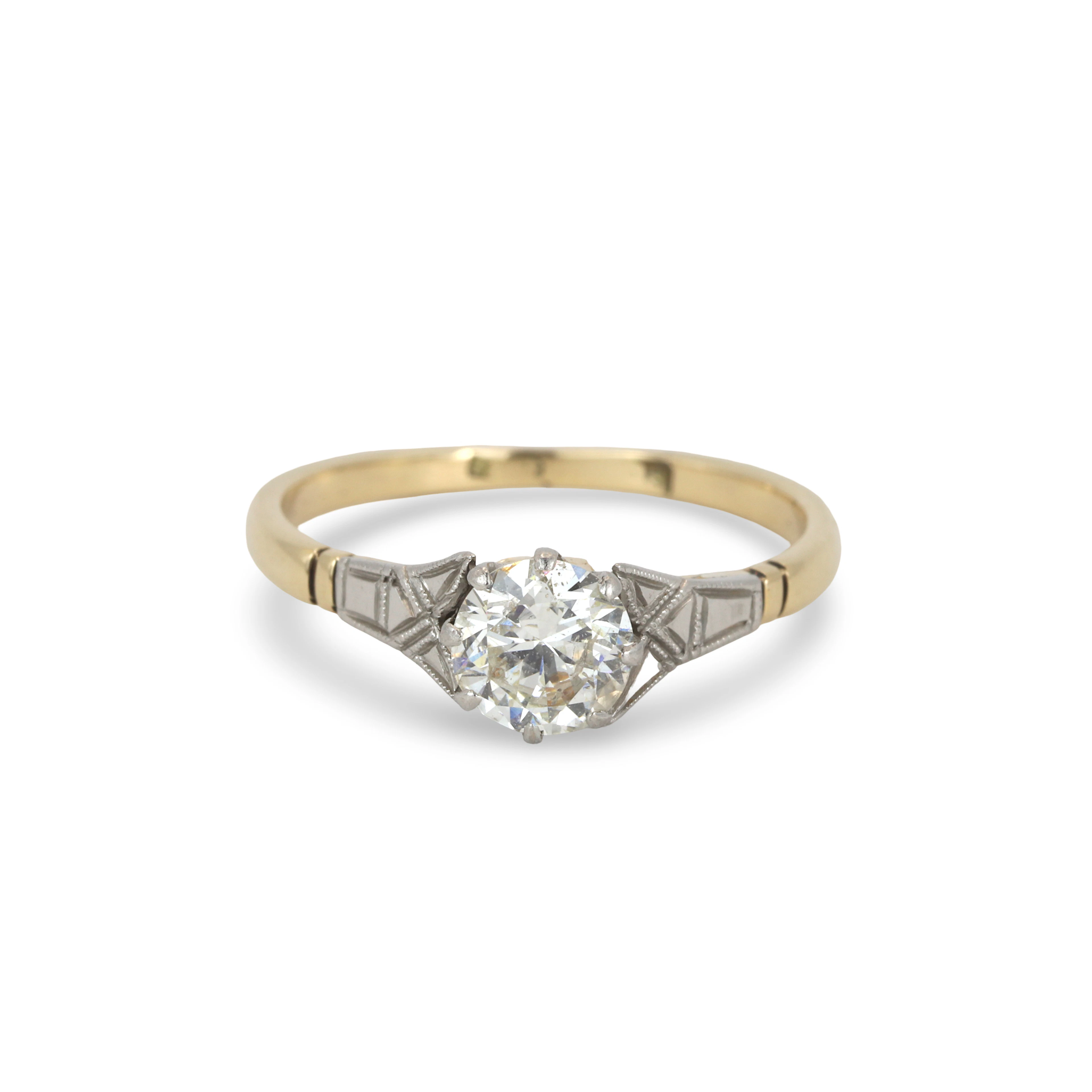 18CT GOLD DIAMOND SOLITAIRE RING.