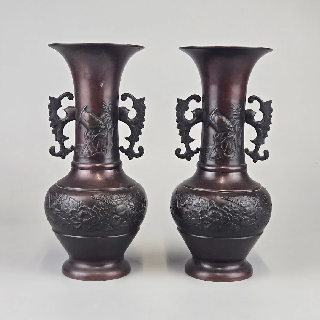 PAIR OF JAPANESE BRONZE VASES.