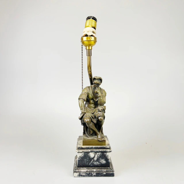 BRONZE FIGURAL TABLE LAMP.