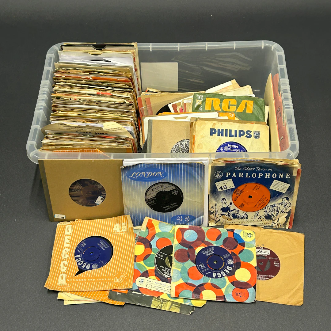 MIXED SINGLE RECORDS.