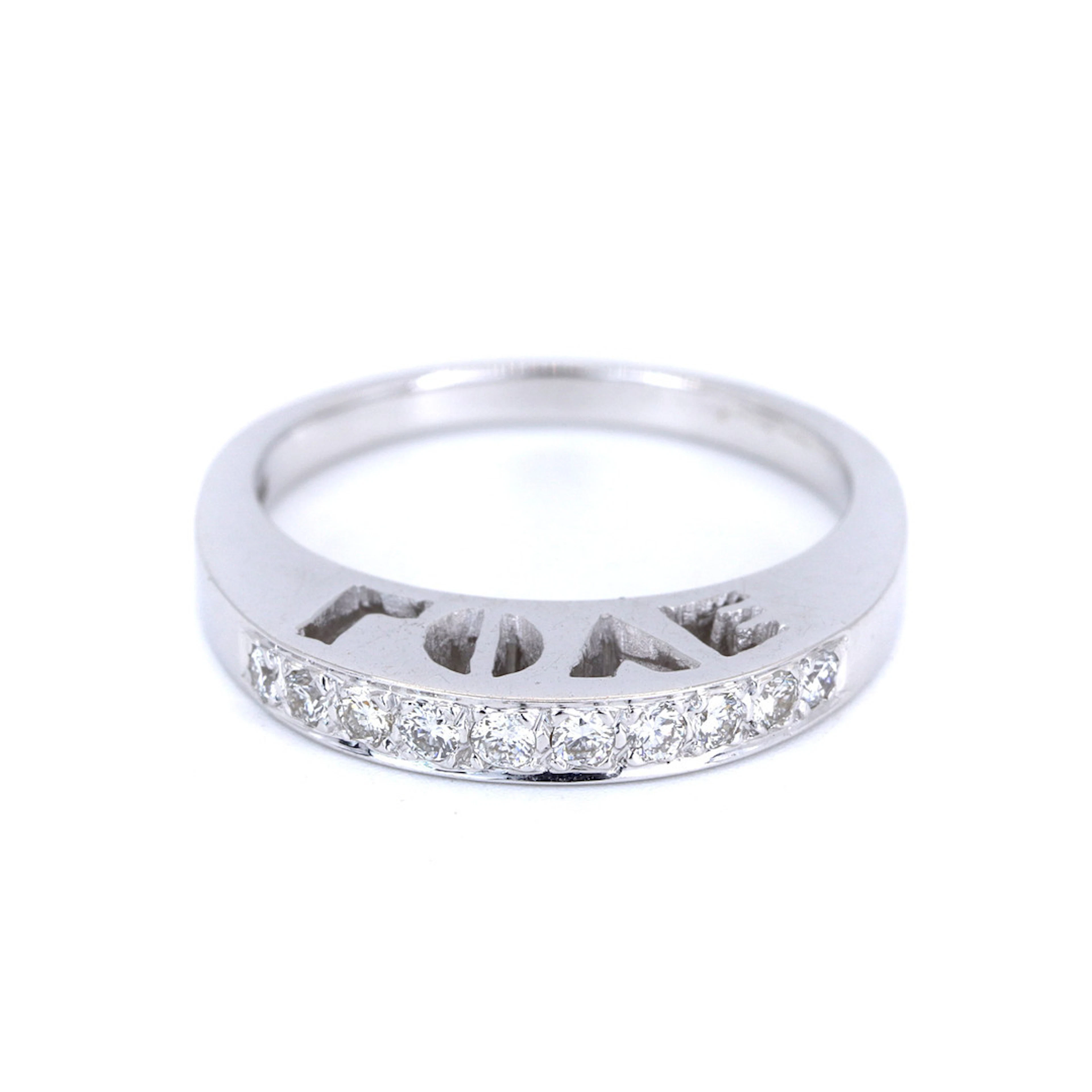 18CT GOLD DIAMOND RING.