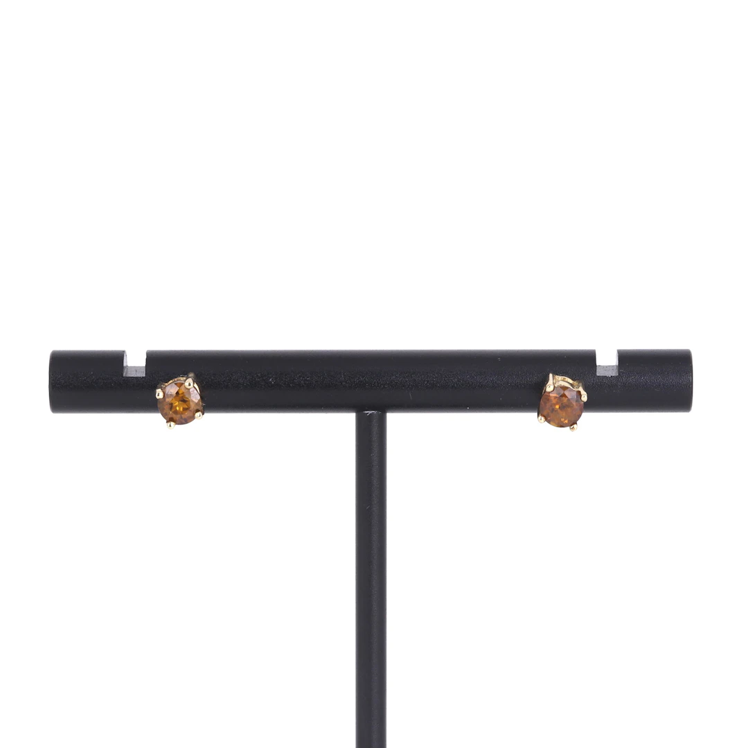 9CT GOLD STUD EARRINGS.