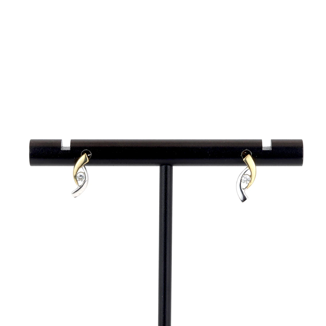 9CT GOLD EARRINGS.